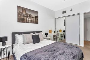 Alquiler Vacacional - Cityscape Haven - CBD retreat w/ Hotel Amenities