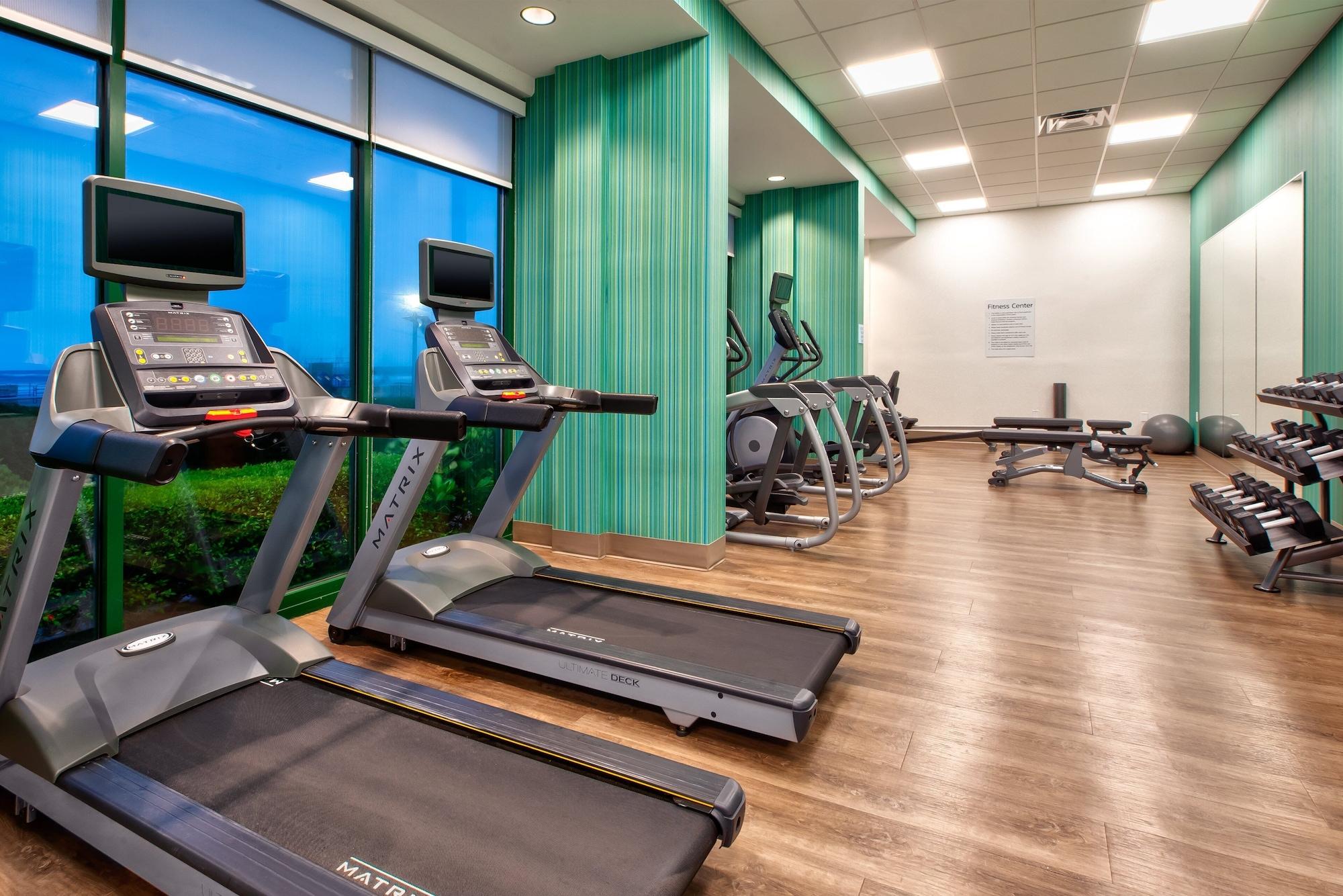 Gimnasio Holiday Inn Express & Suites VA Beach Oceanfront by IHG
