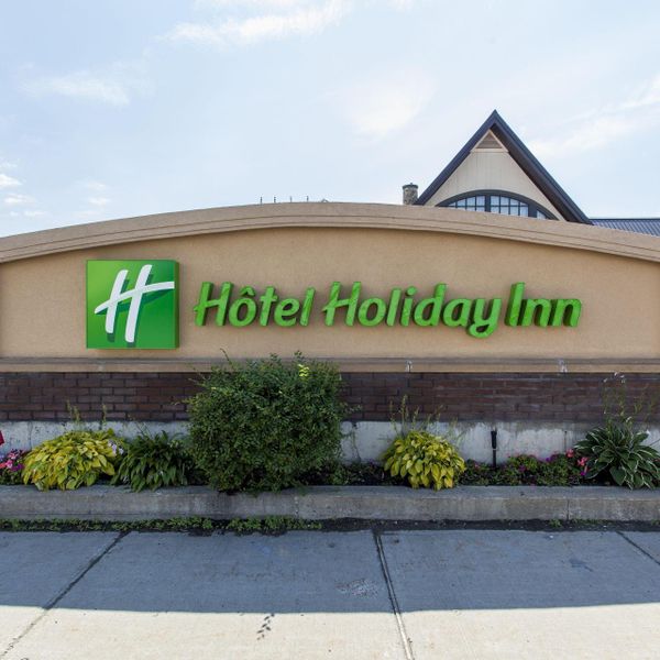 Holiday Inn Montreal Airport