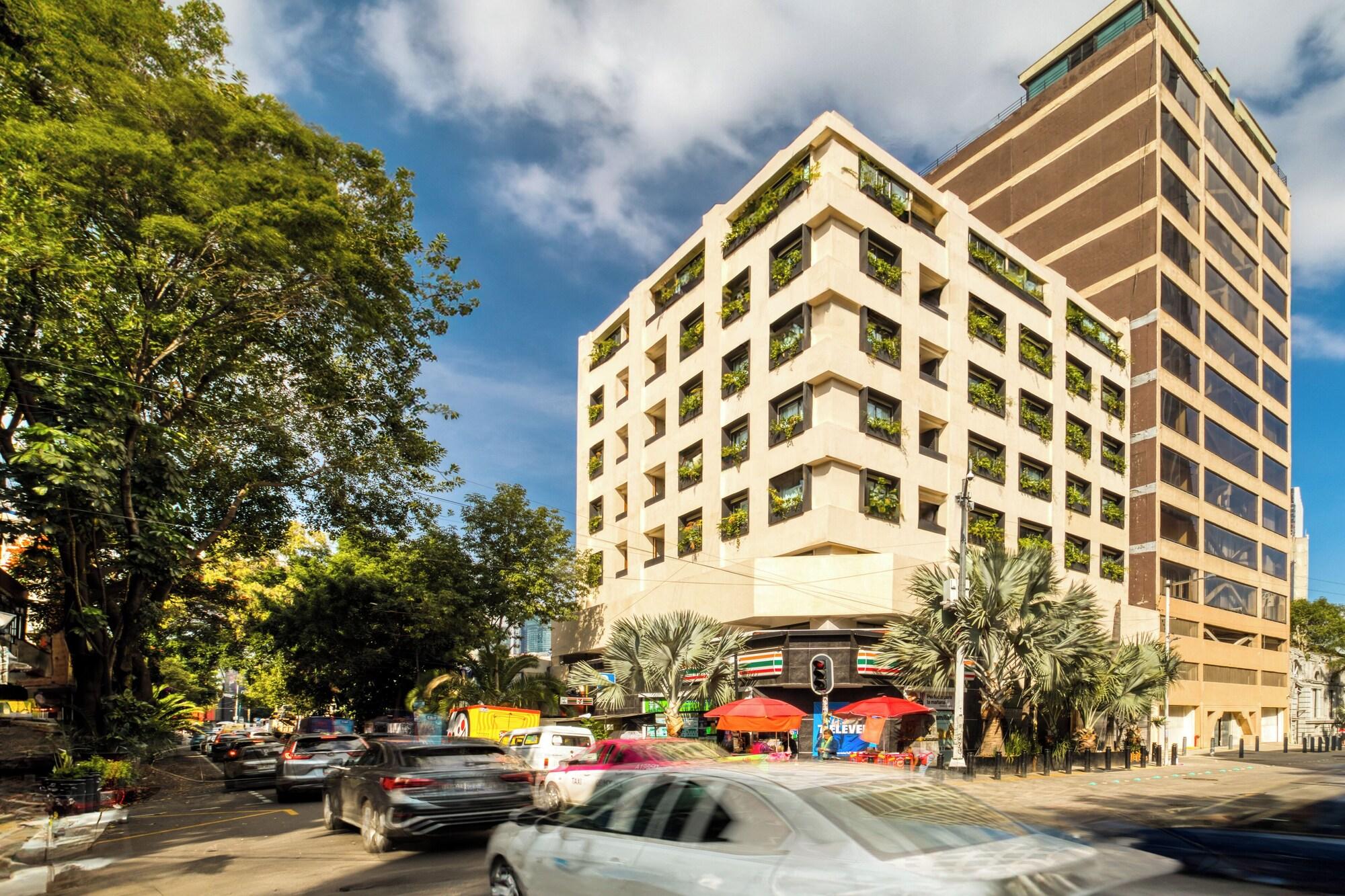 Varios Caliza Roma Residences by Tasman