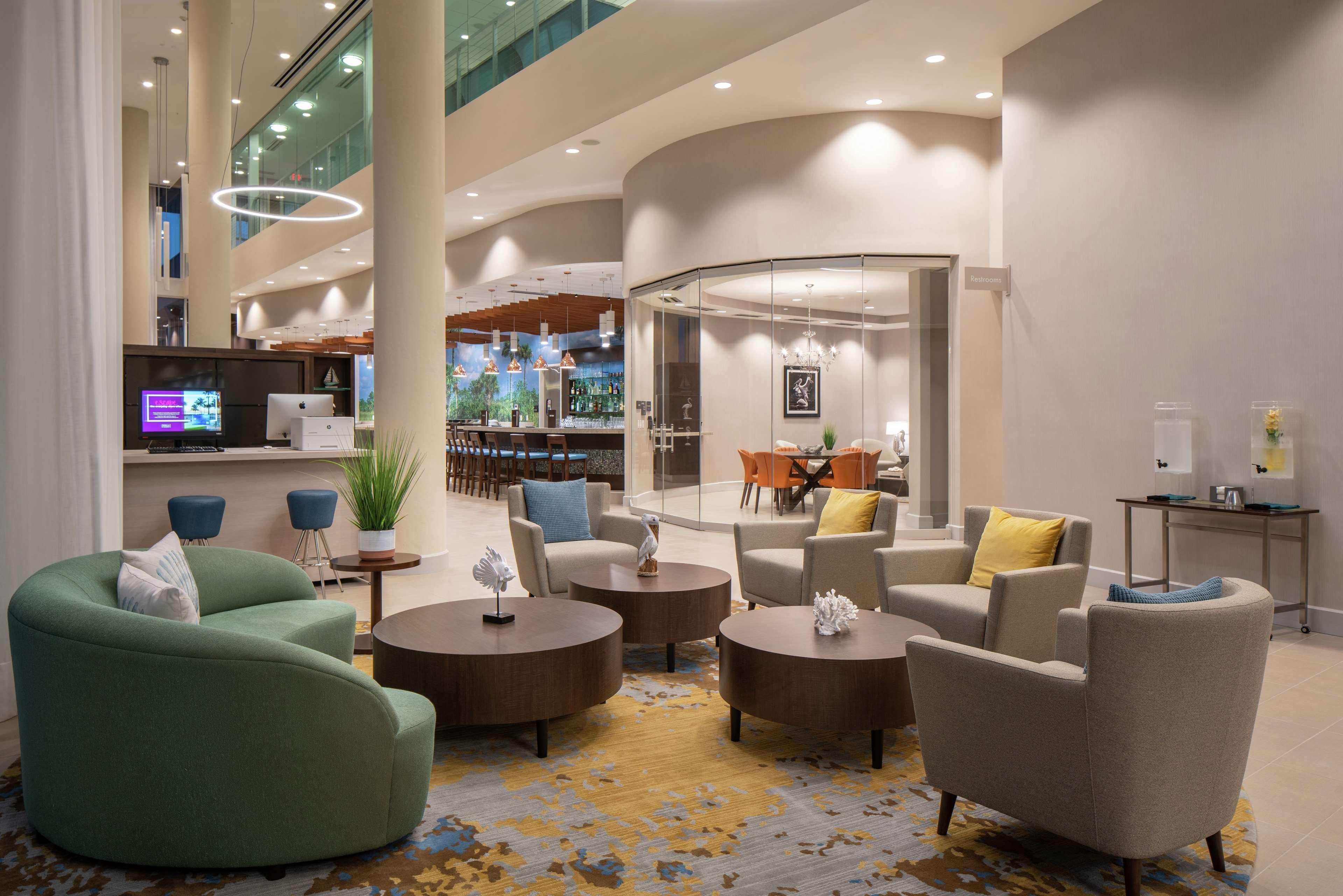 Vista Lobby DoubleTree by Hilton Miami - Doral, FL
