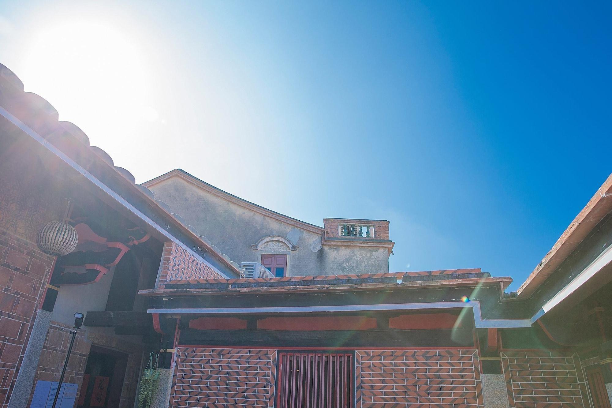 Varios Patio Moonlight B&B