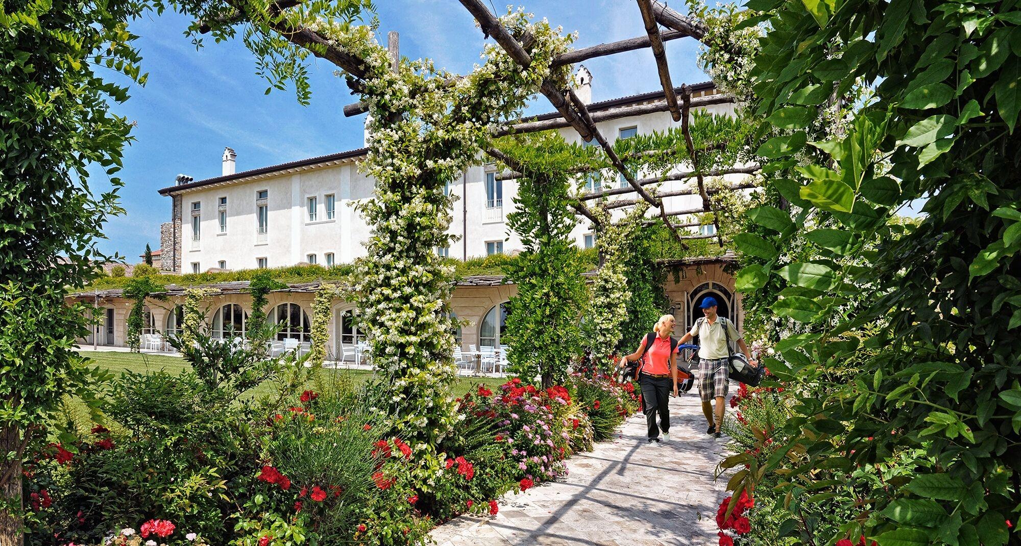 Vista Exterior Garda Apartments San Vigilio Golf