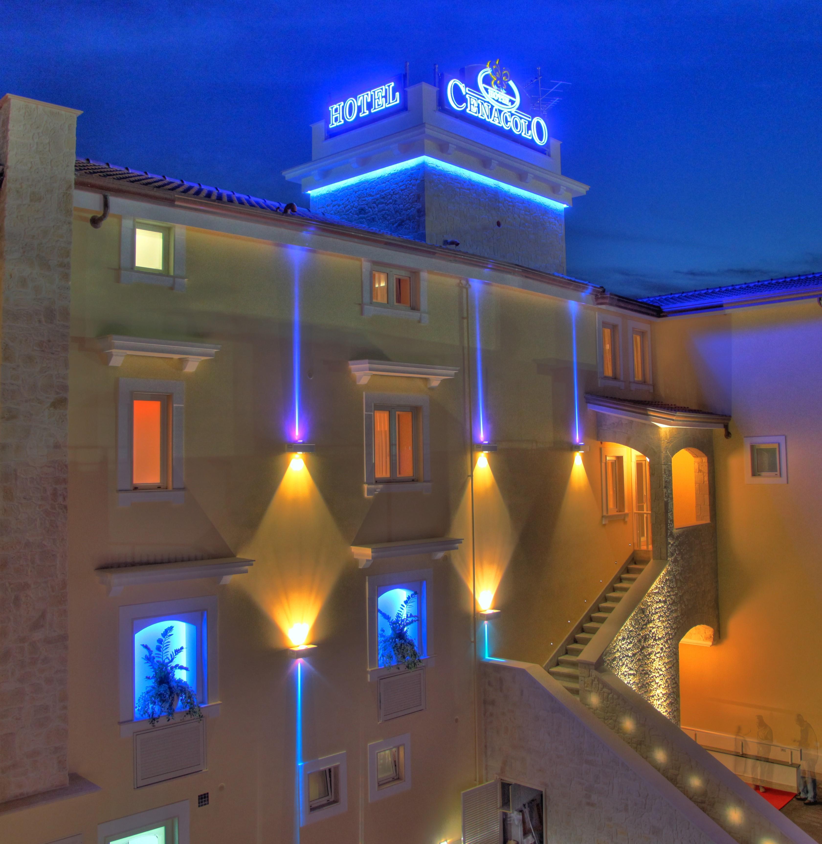 Vista Exterior Hotel Cenacolo