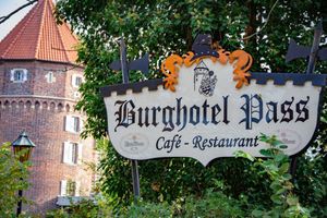 Alojamiento - Burghotel Pass