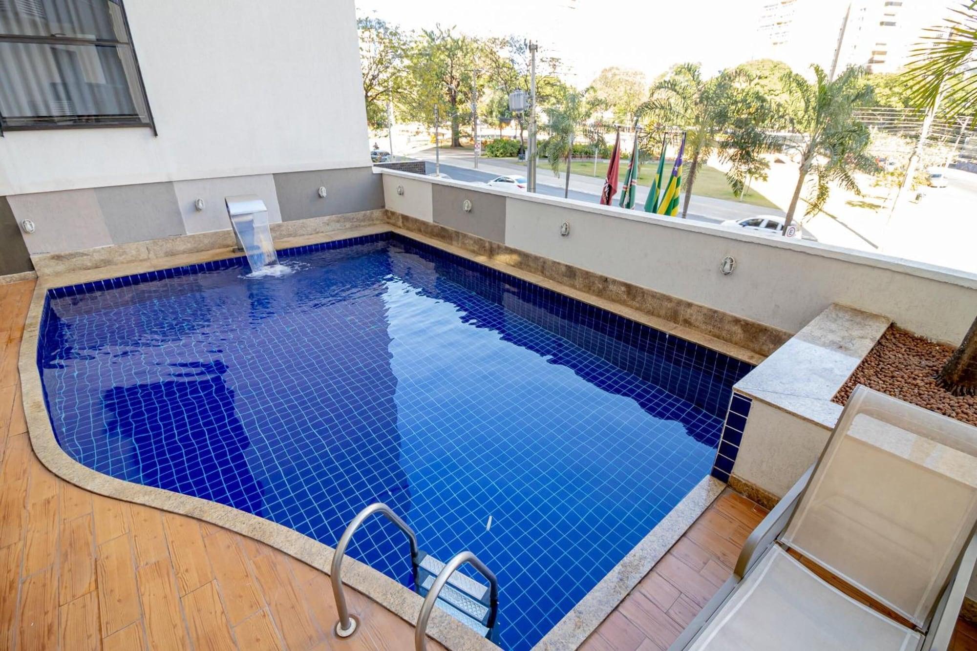 Vista Piscina Sun Square Suites Hotel