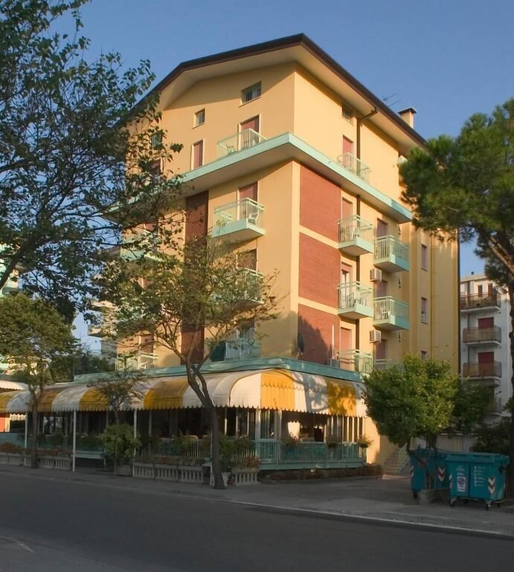 Vista Exterior Le Petit Hotel
