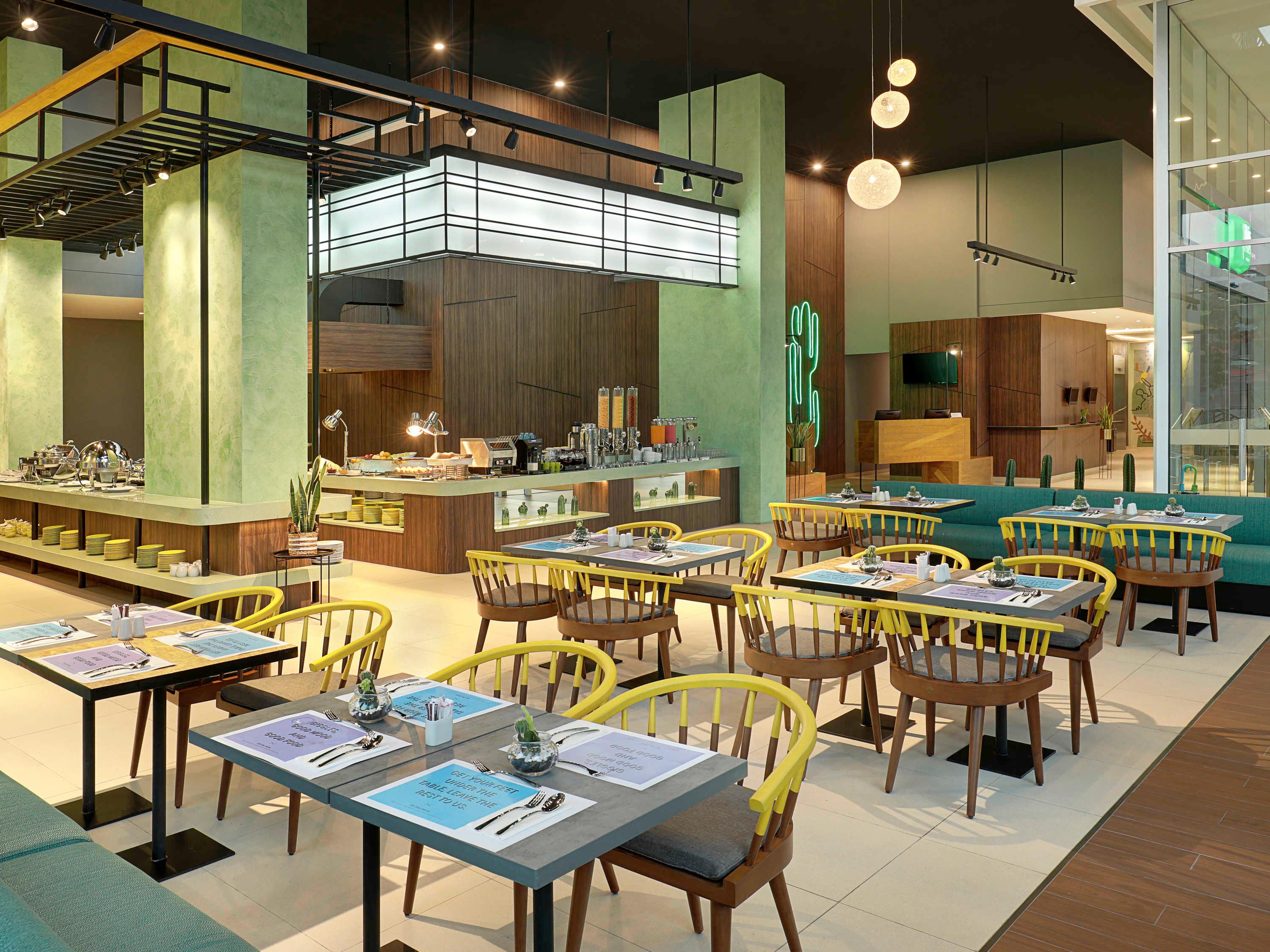 Vista Exterior ibis Styles Jakarta Simatupang