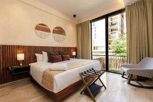 Vacation Rental - Corasol, Relaxed Stay with Terrace &amp; Full Amenities