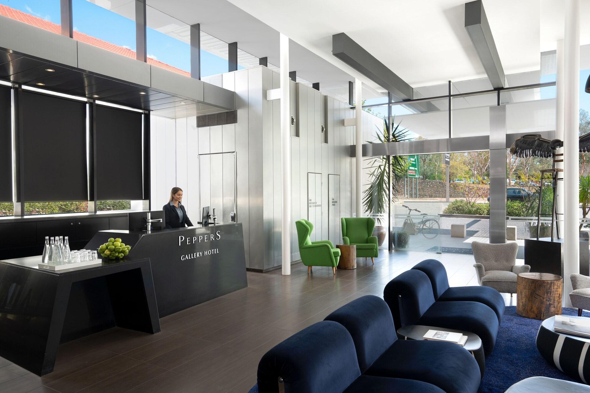 Vista Lobby Peppers Gallery Hotel Canberra