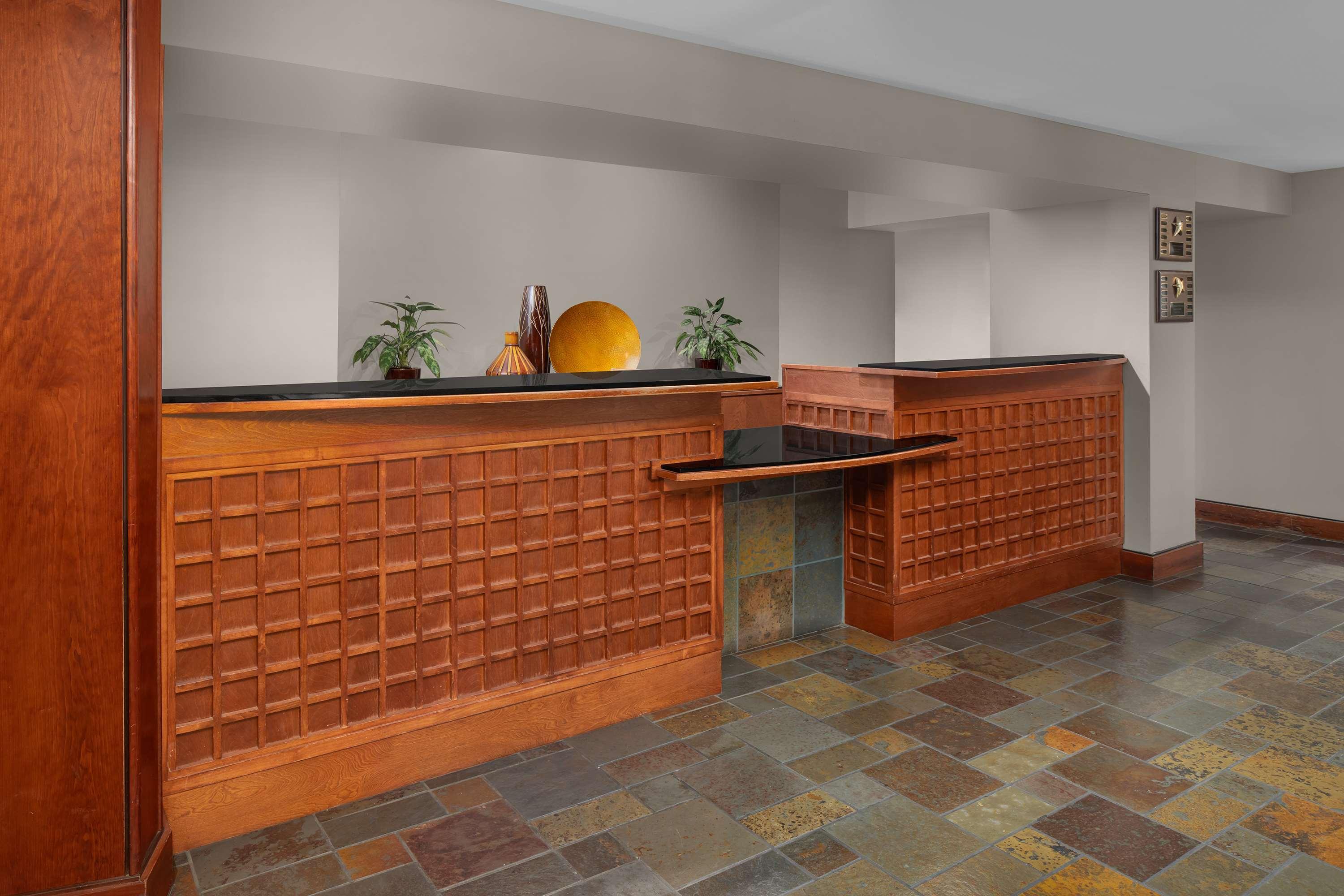 Vista Lobby Larkspur Landing Extended Stay Suites Sacramento