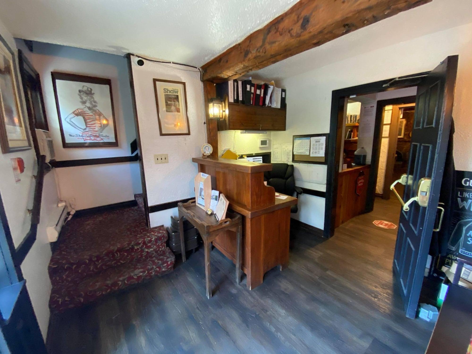 Vista Lobby The Olde Angel Inn