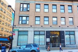 Alojamiento - Q4 Hotel & Hostel