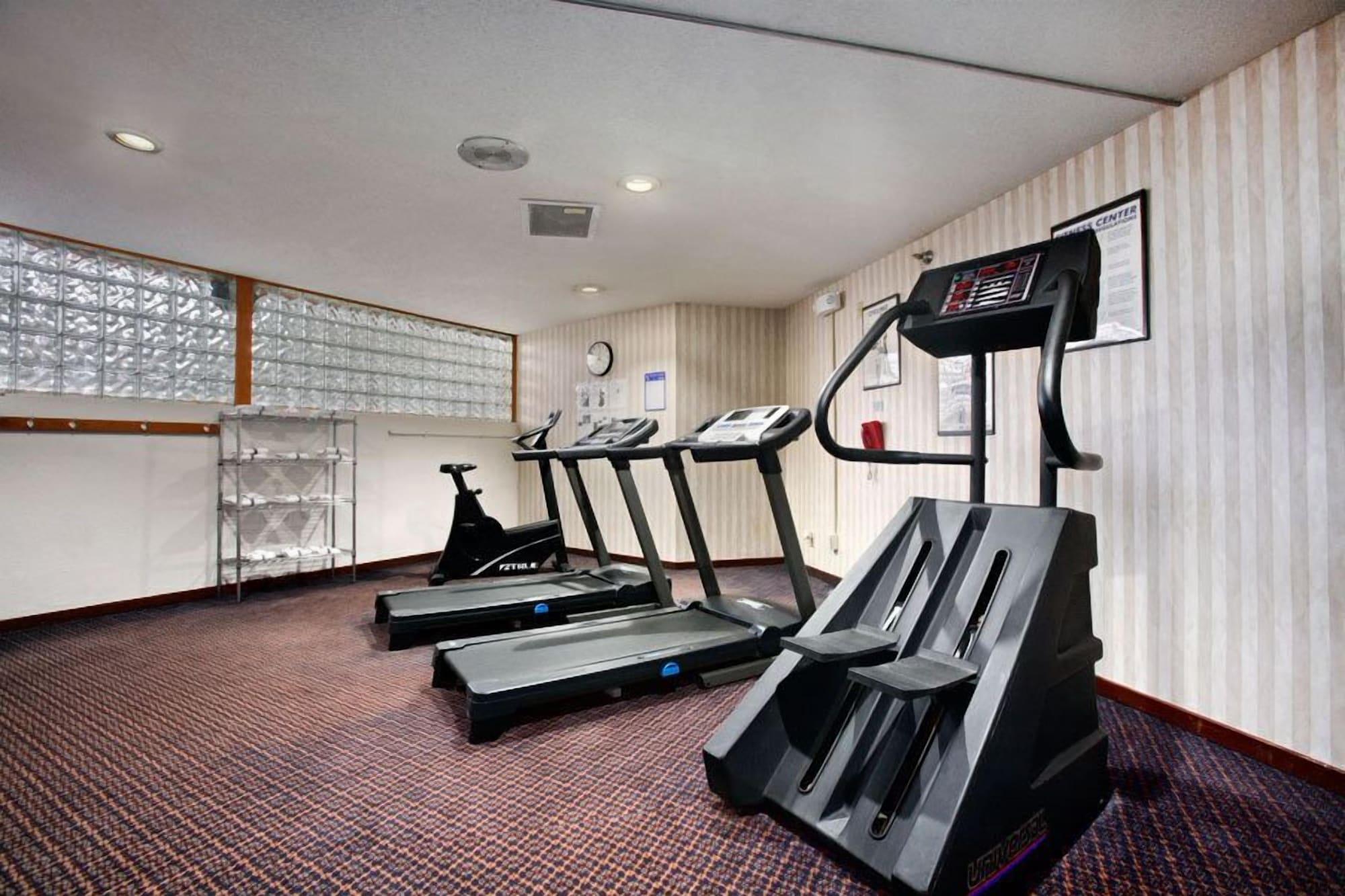 Gimnasio Salina Ambassador Hotel and Conference Center