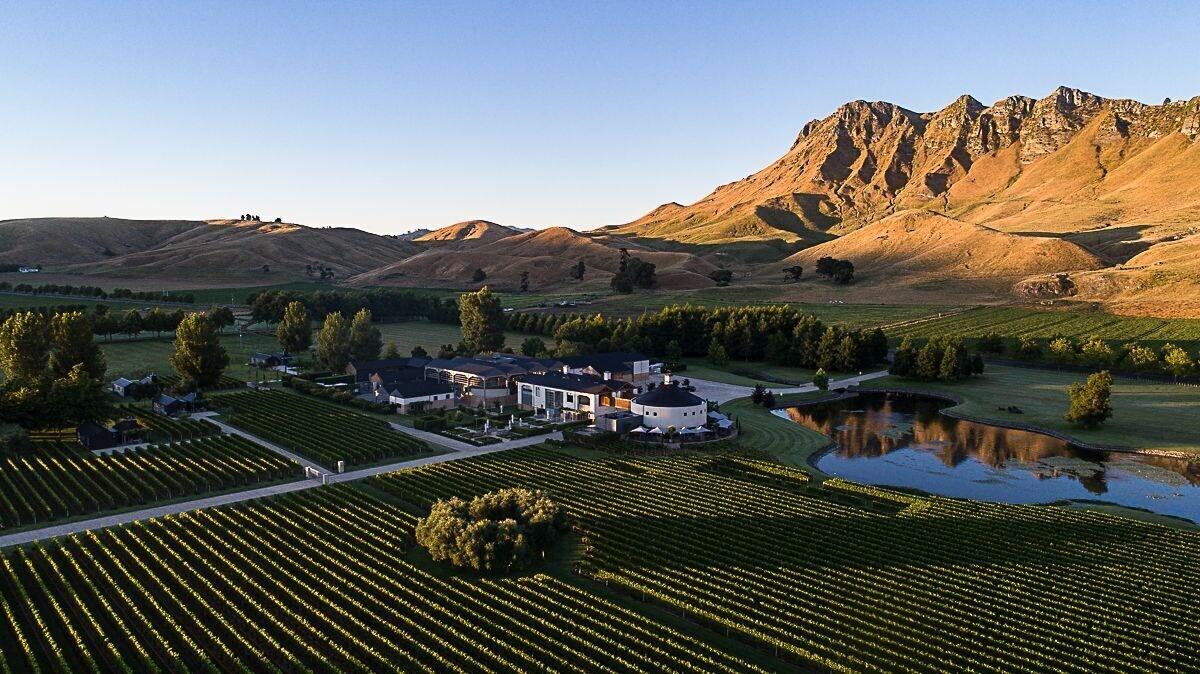 Varios Craggy Range Luxury Vineyard Retreat