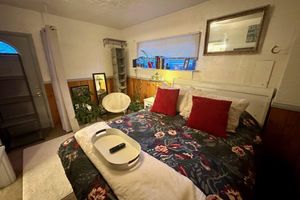 Alquiler Vacacional - Charming 1 Bedroom Bungalow in Quaint Anaconda - Your Perfect Getaway Awaits!