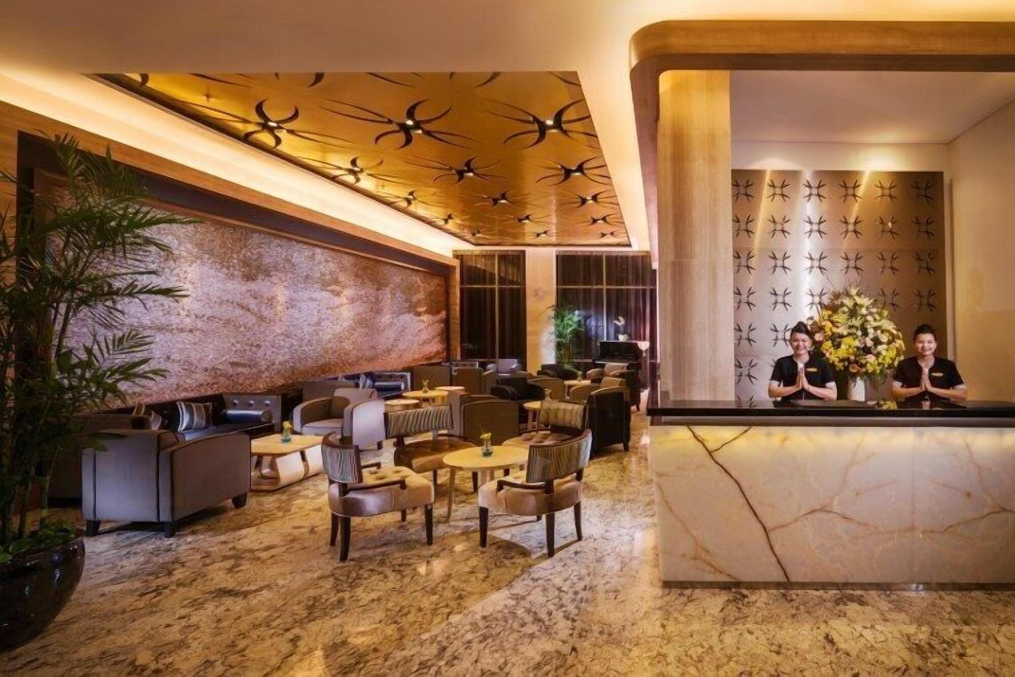 Vista Lobby Blue Sky Hotel Petamburan