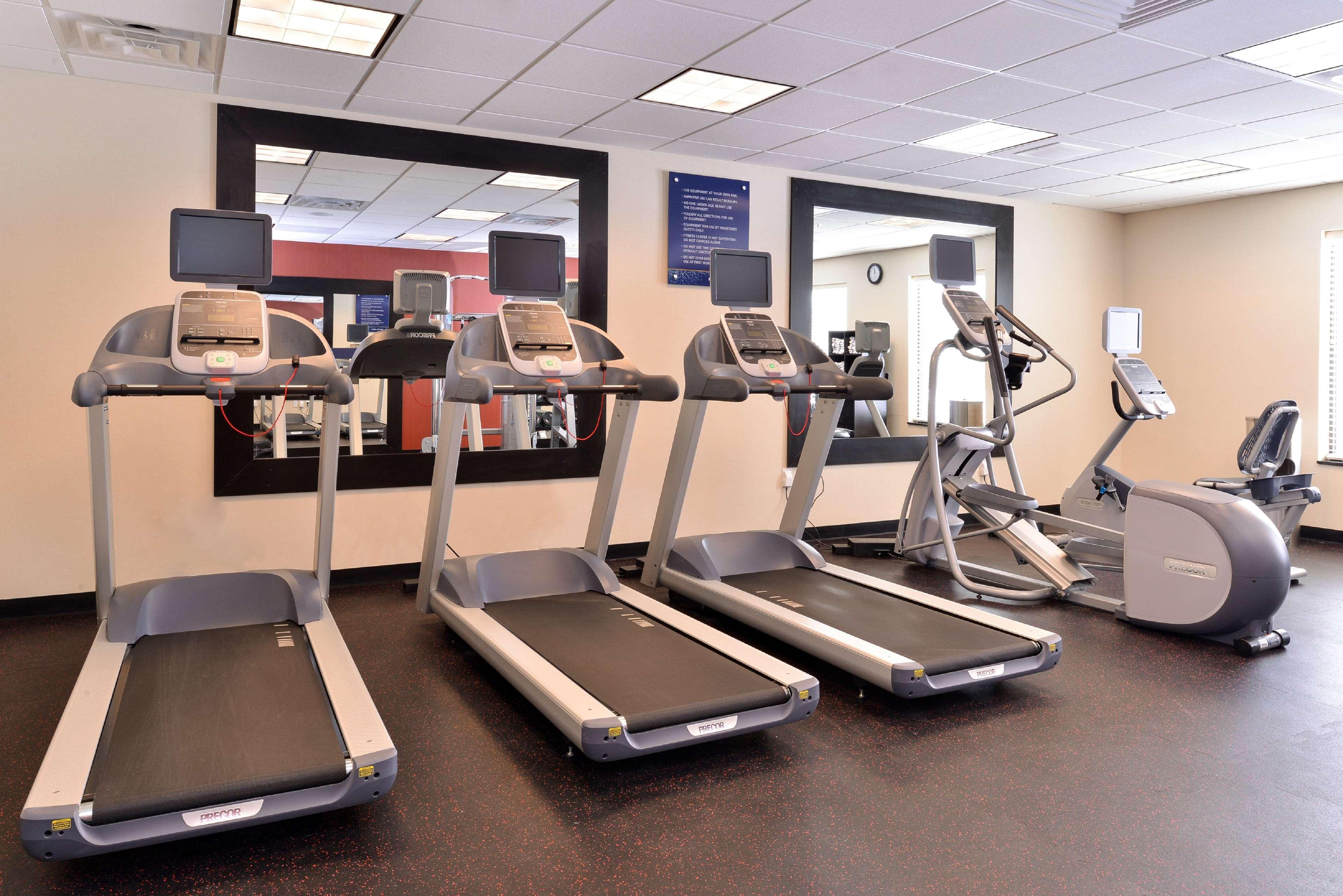 Gimnasio Hampton Inn Rome