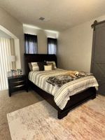 Alquiler Vacacional - Cozy home with swimming pool is on a quiet cul-de-sac in Northwest Bakersfield