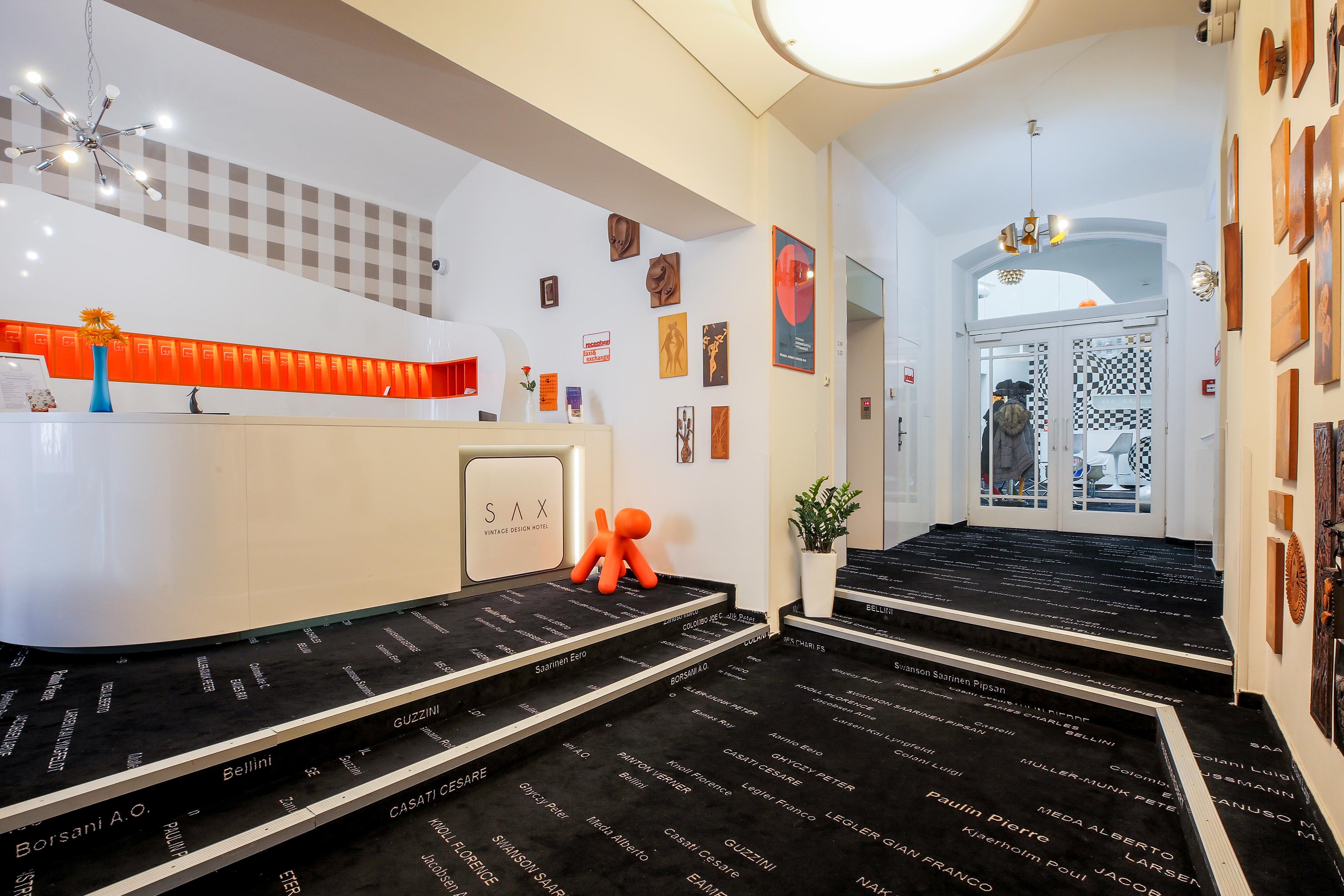 Vista Lobby LH Vintage Design Hotel Sax