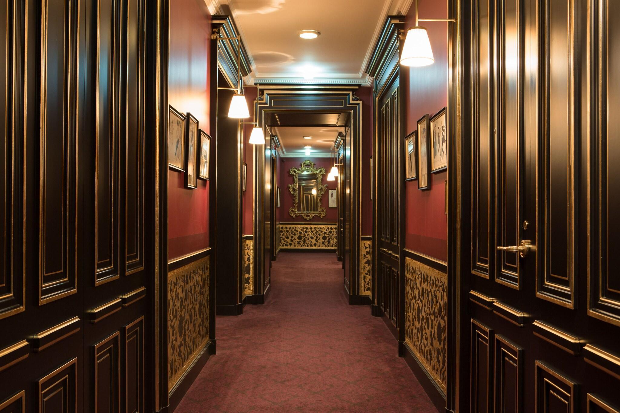 Vista Lobby La Reserve Paris Hotel and Spa