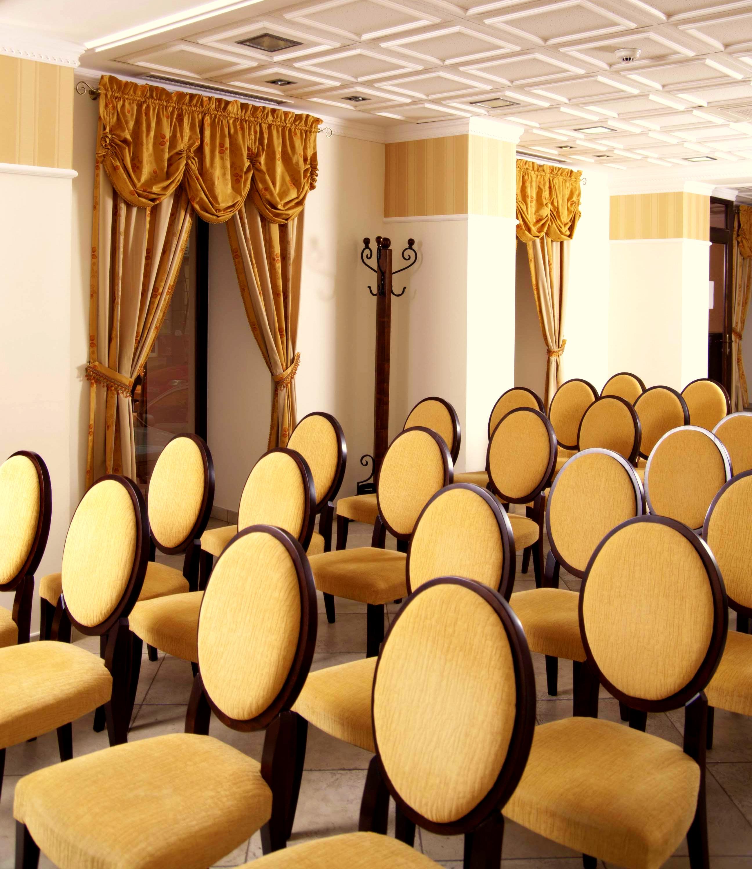 Centro de Negocios Aparthotel Iosefin Residence