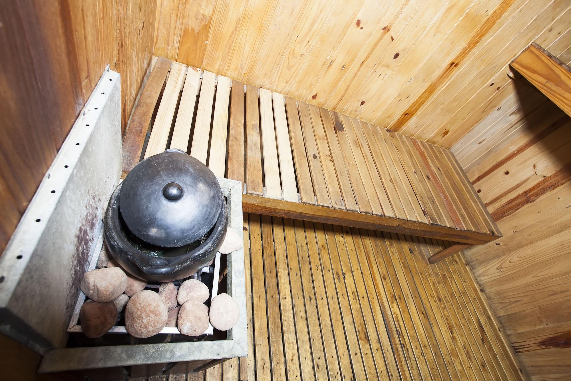 Spa Cora 96 Street Apartments