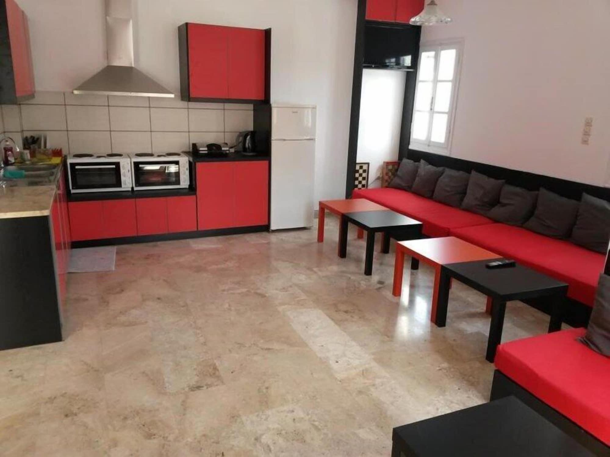 Comodidades del Alojamiento Fira Backpackers Place