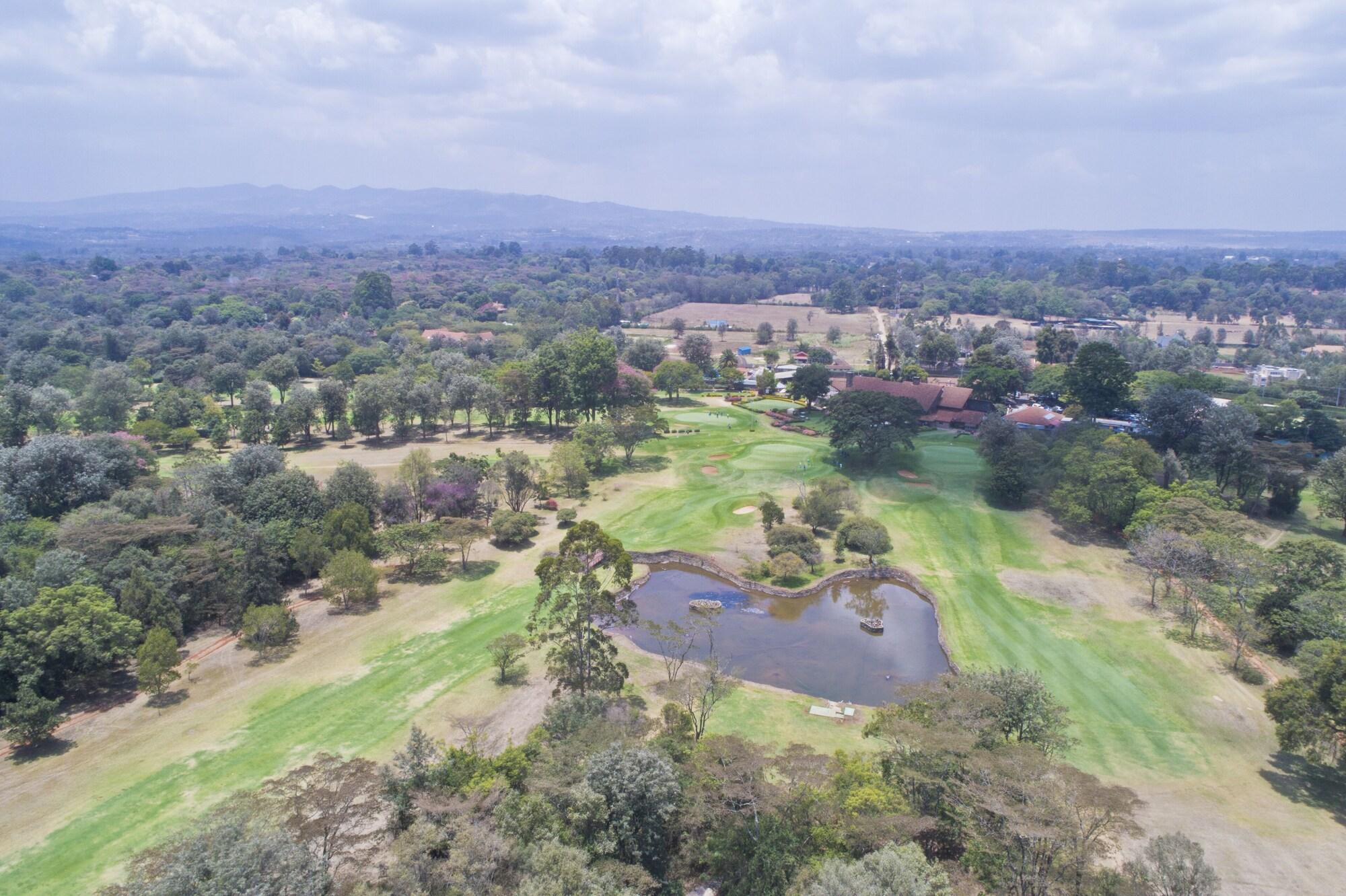 Campo de Golf The Residences at Karen Country Club