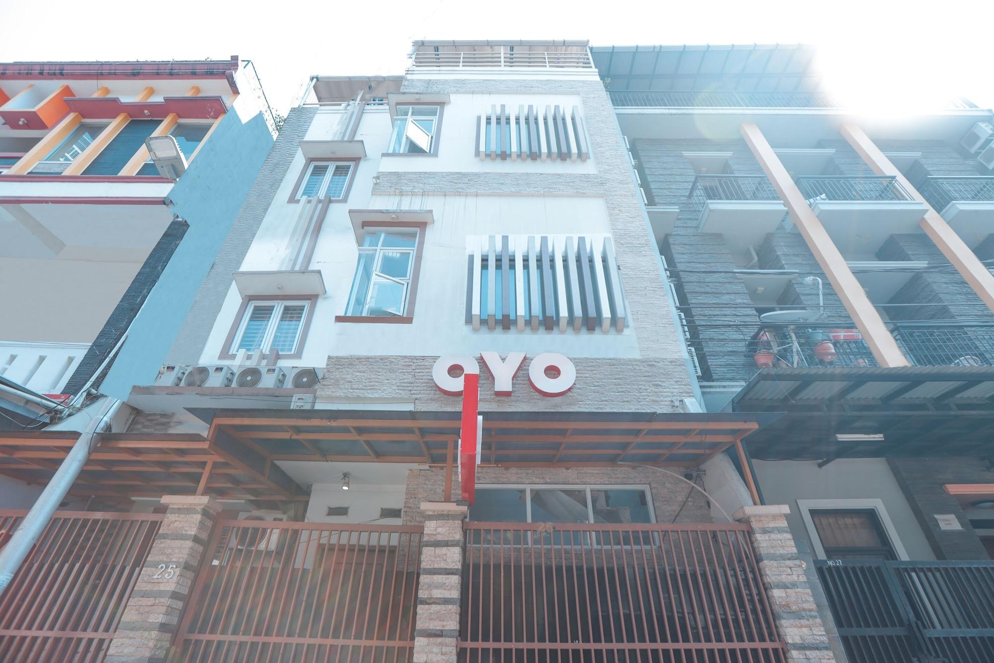 Vista Exterior OYO 150 Harmoni Residence