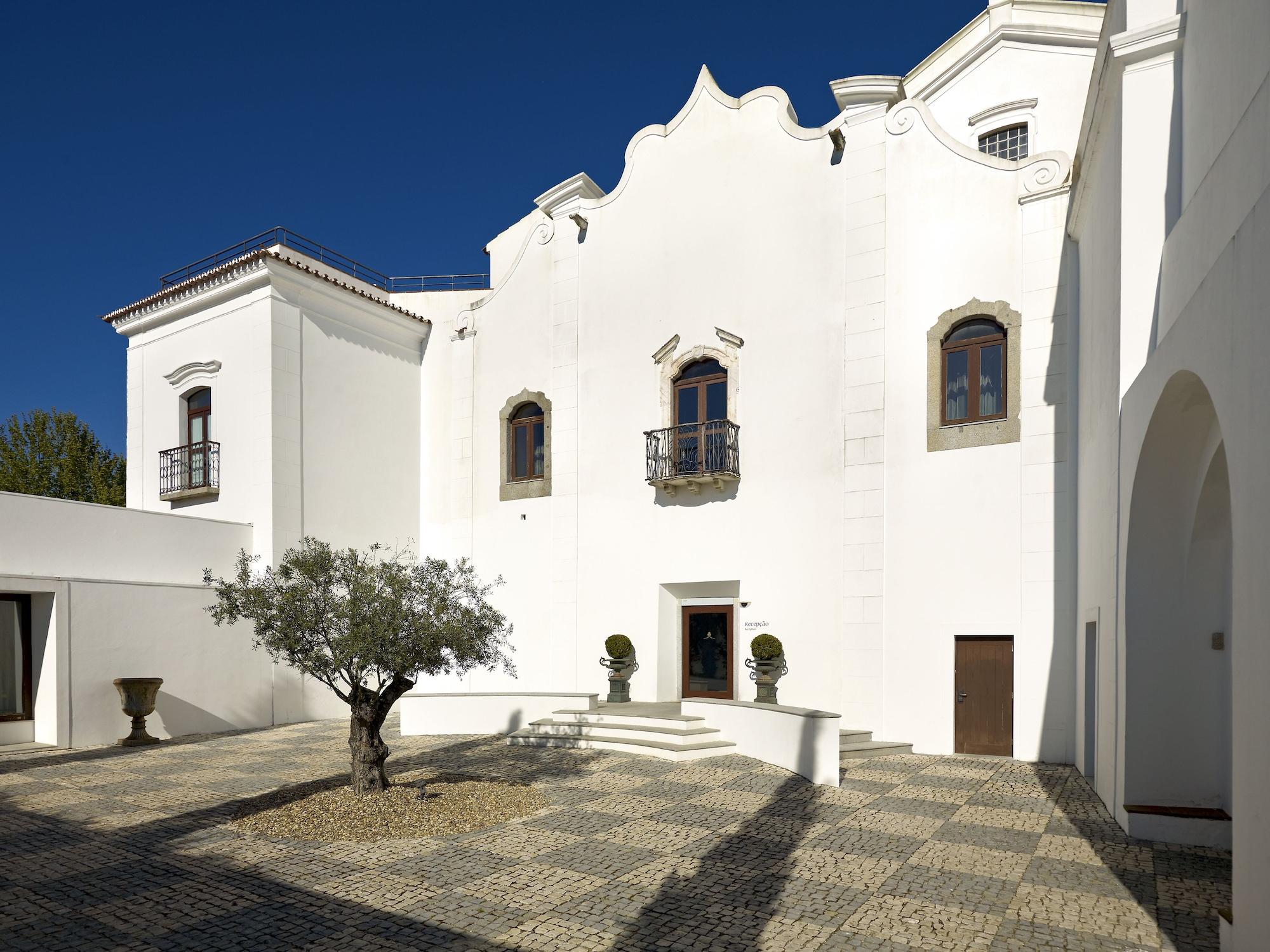 Vista Exterior Convento do Espinheiro, Historic Hotel & Spa