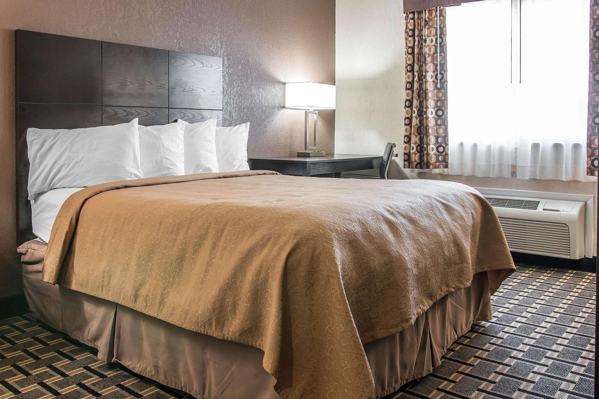 Varios Quality Inn Grand Rapids South-Byron Center