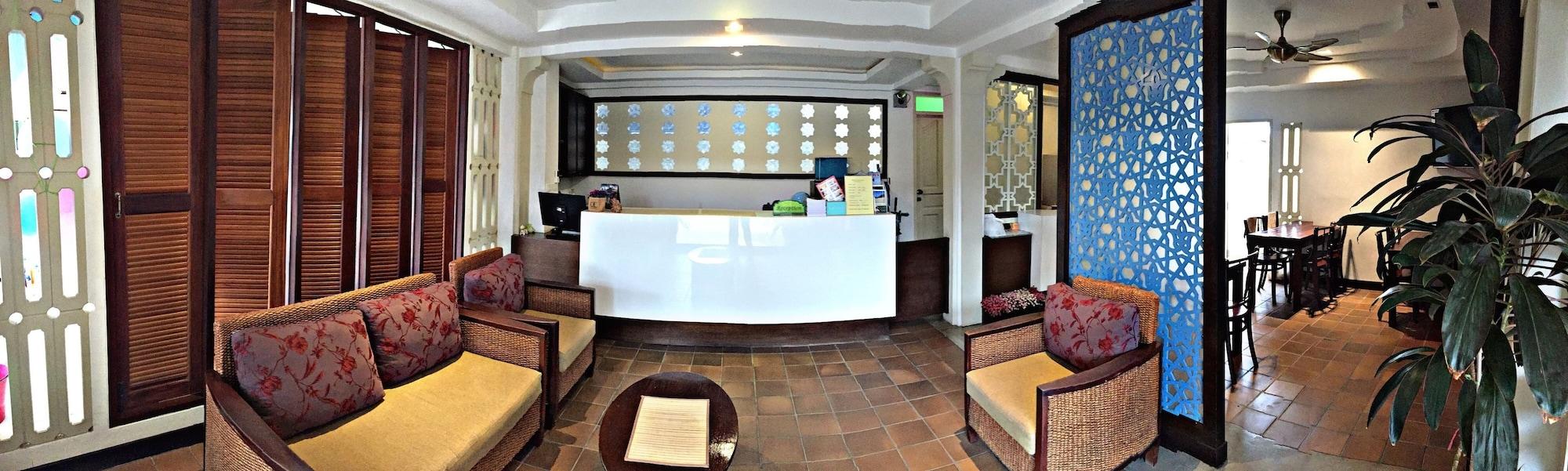 Vista Lobby Madame Green Forever