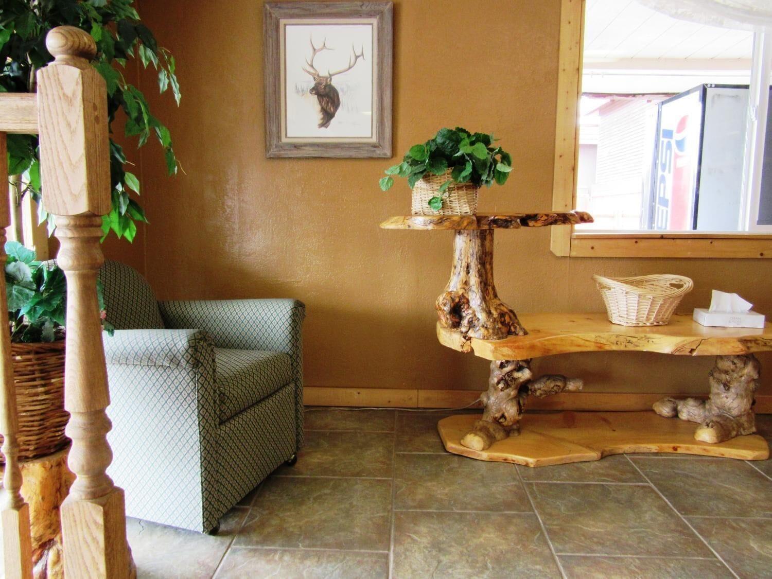 Vista Lobby Traveler's Lodge