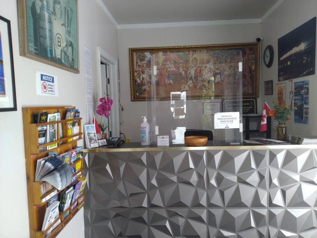 Vista Lobby Sunrise Inn