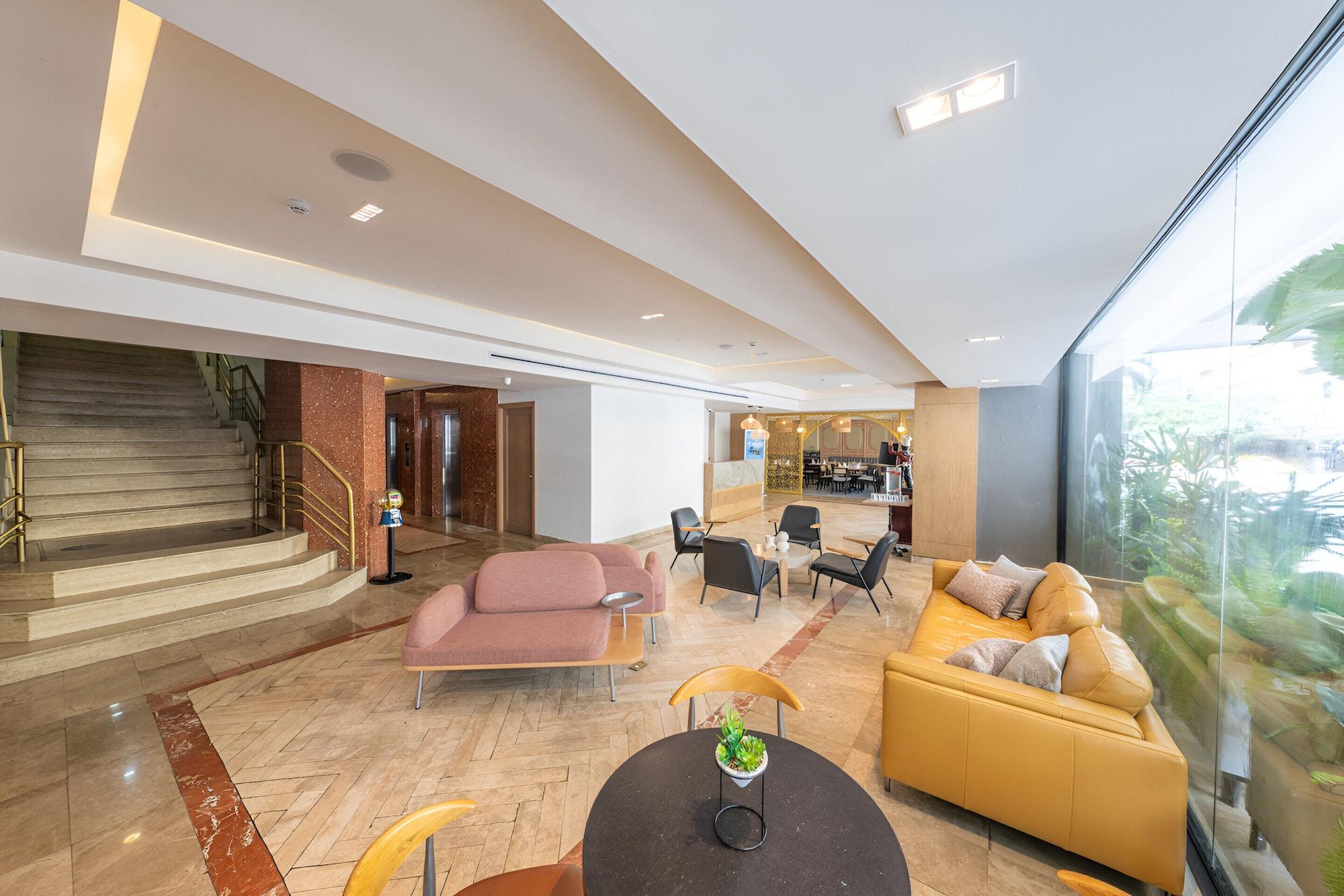 Vista Lobby Hotel Faranda Express Soloy and Casino, a member of Radisson Individuals