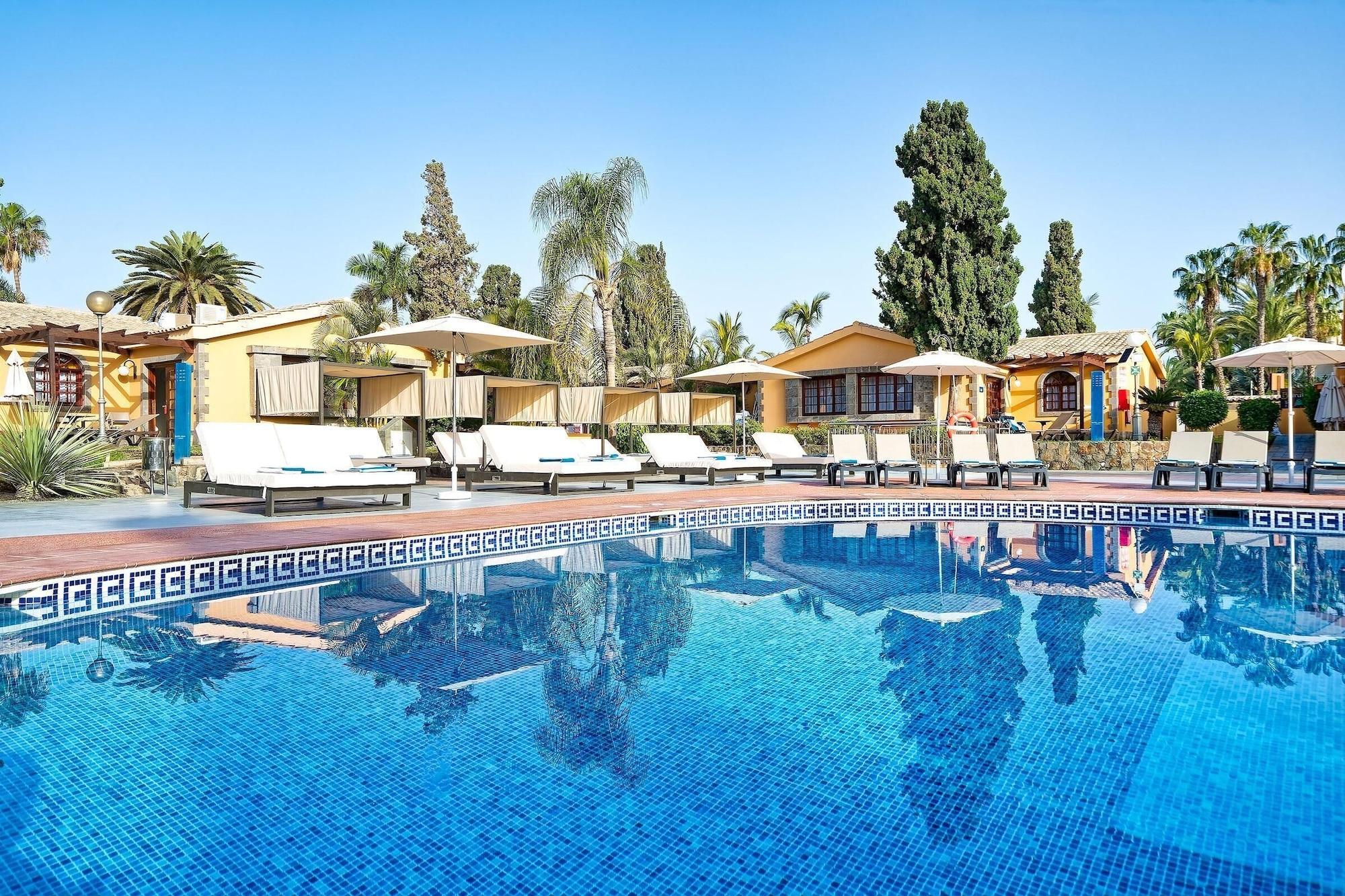 Vista Piscina Maspalomas Villas by Dunas - Only Adults