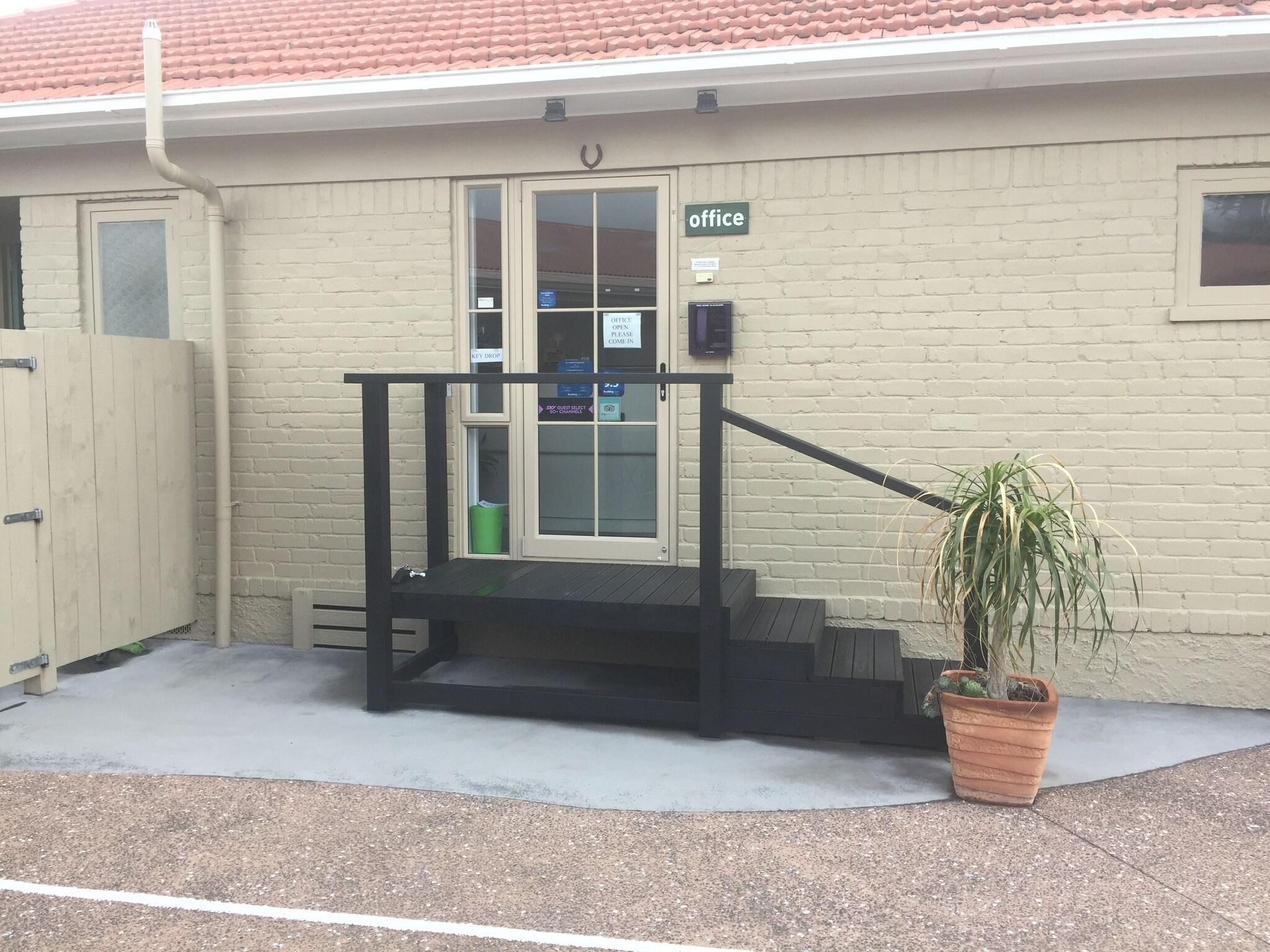 Vista Lobby The Olive Motel