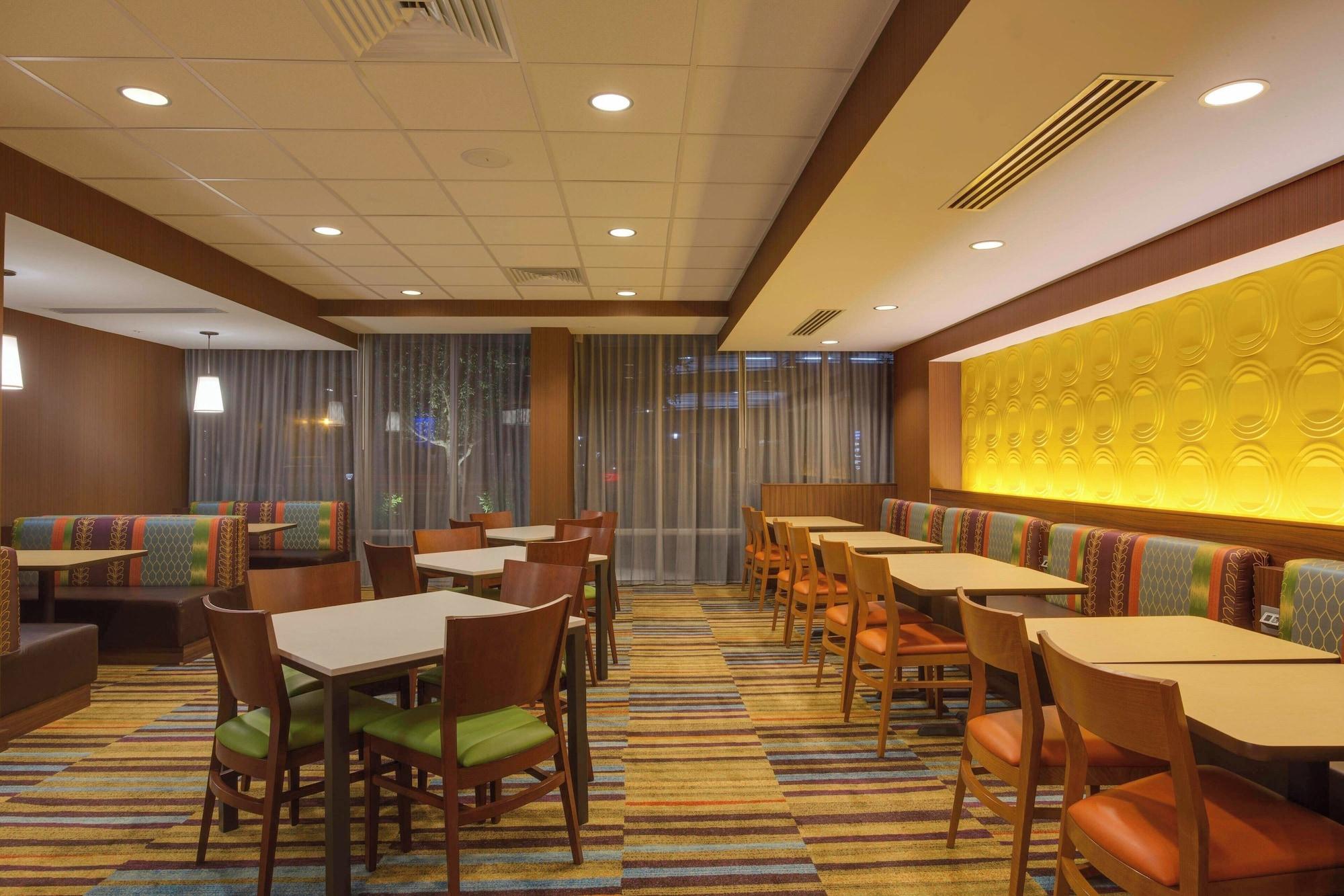 Restaurant Fairfield Inn & Suites by Marriott Fort Lauderdale Downtown
