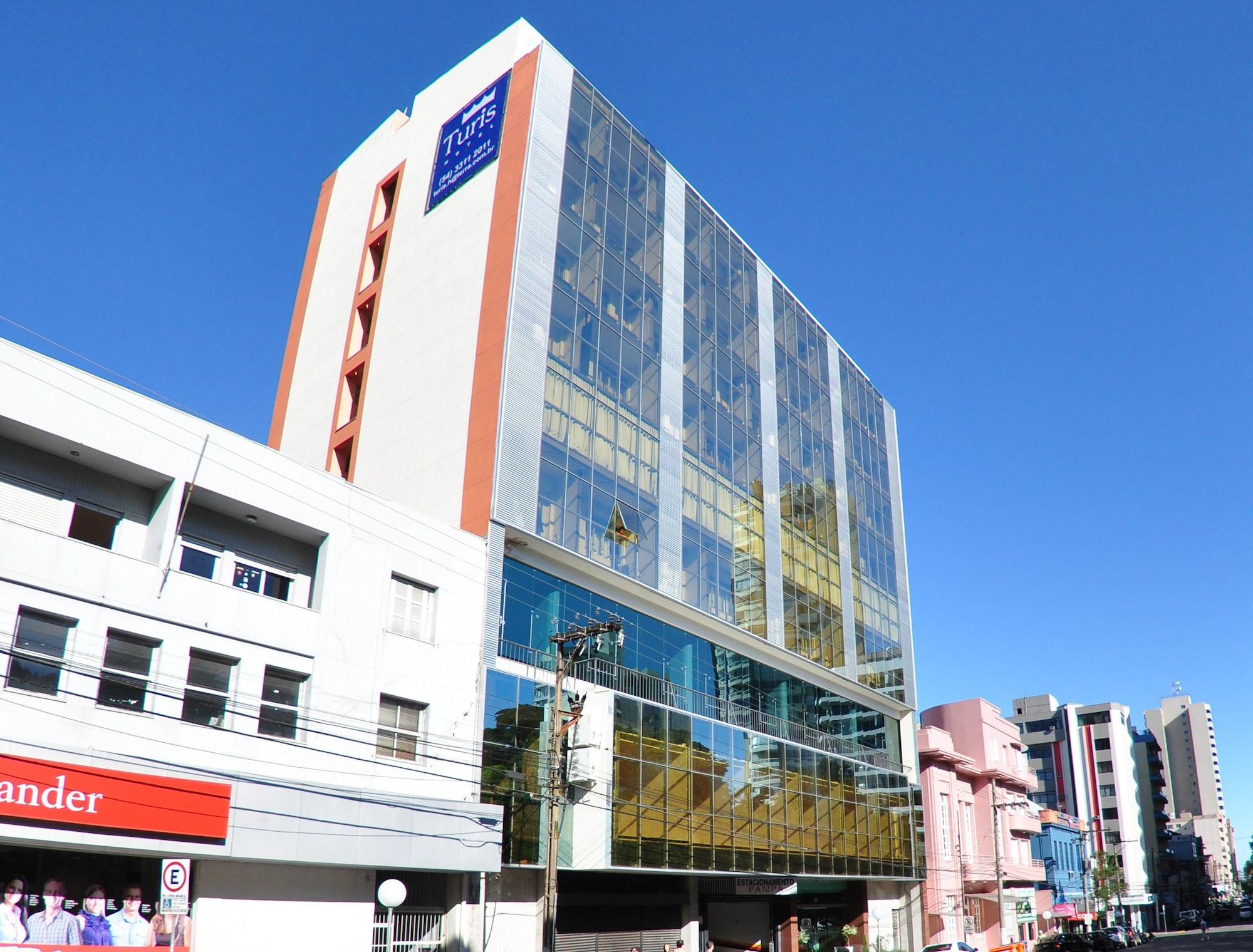 Varios Turis Hotel