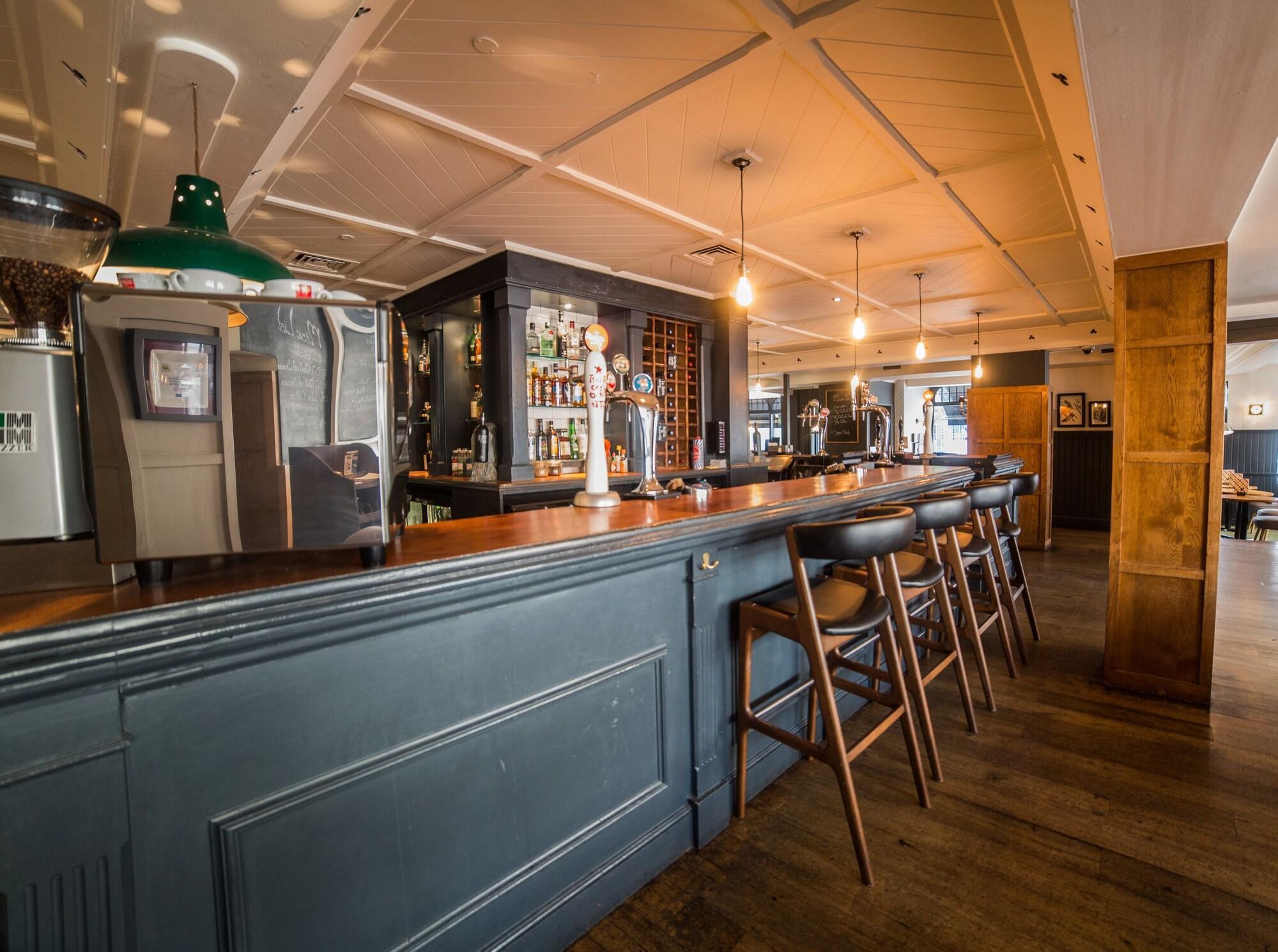 Bar/Salón The White Star Tavern
