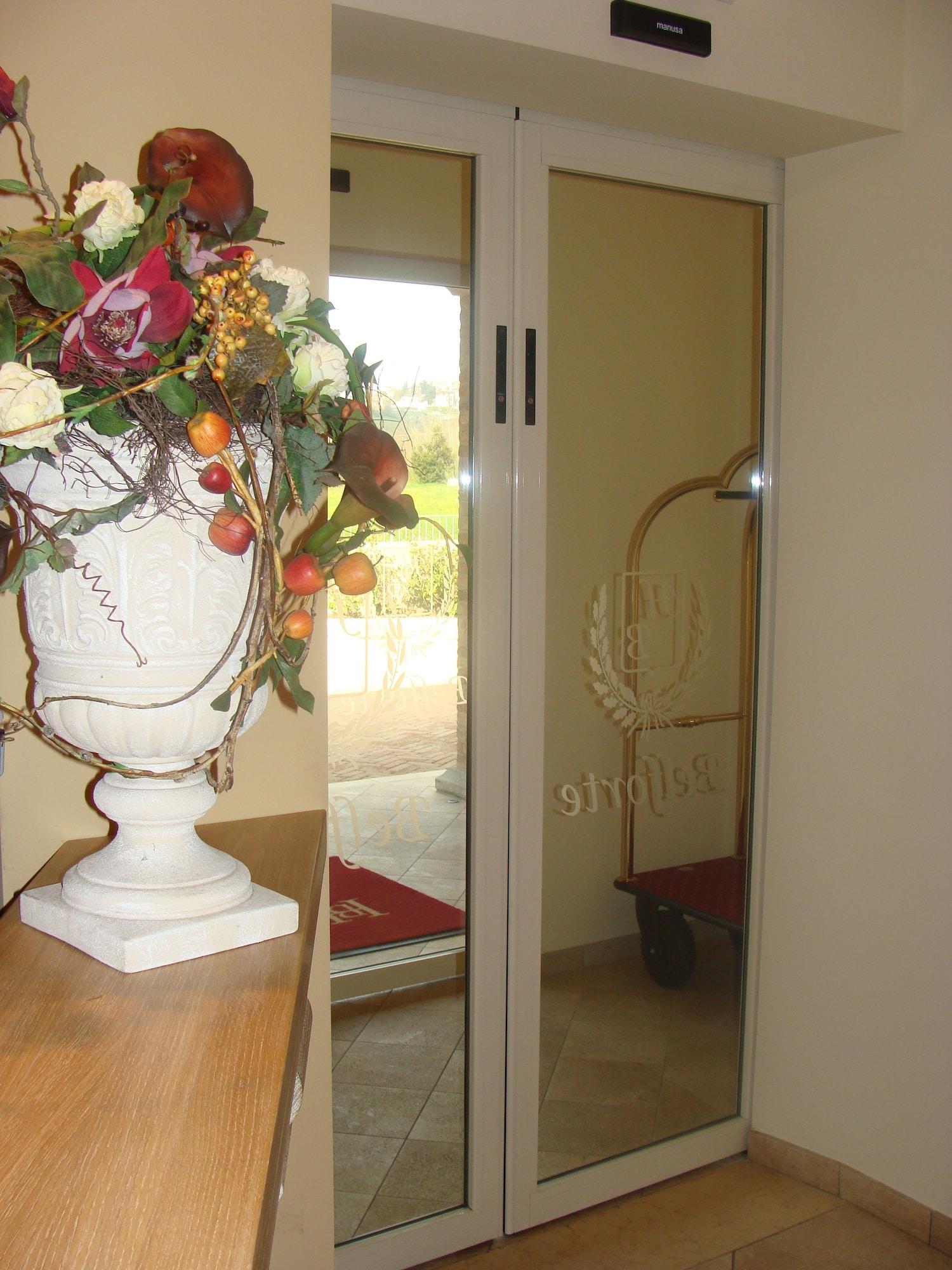 Vista Lobby Hotel Belforte