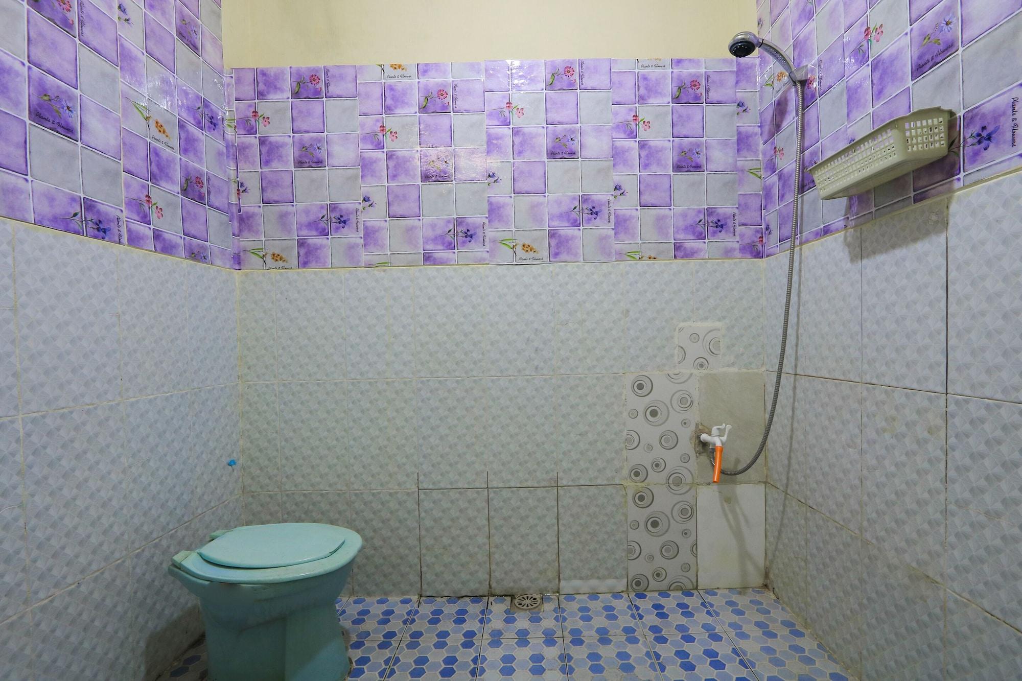 Equipamiento de Habitación OYO 2497 Pesona Guest House