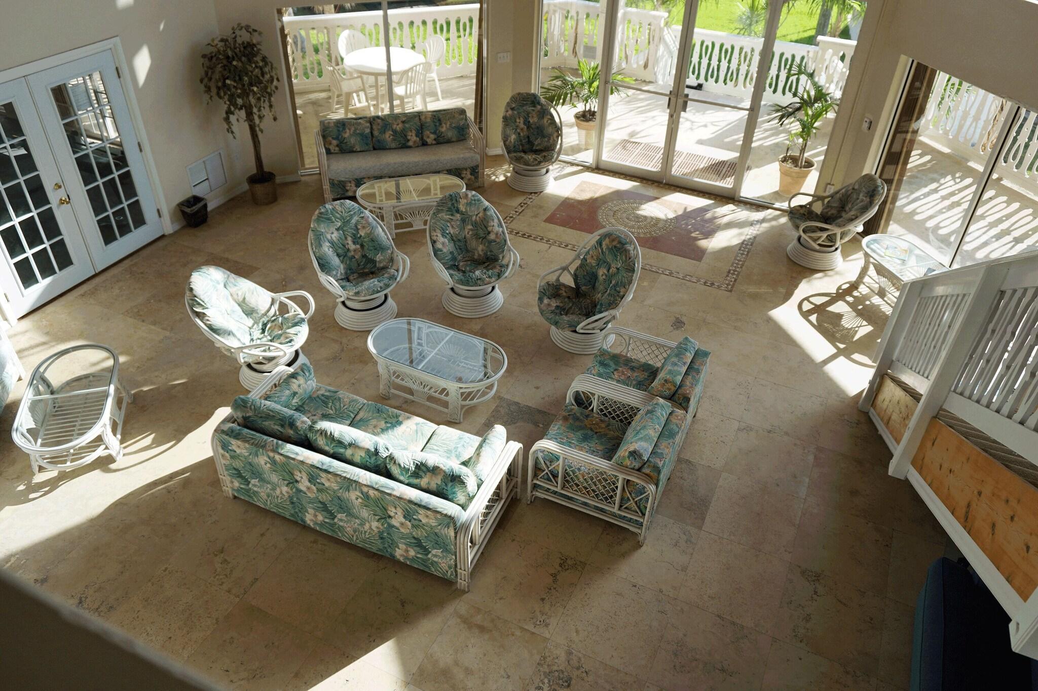 Vista Lobby Coconut Cove Resort and Marina