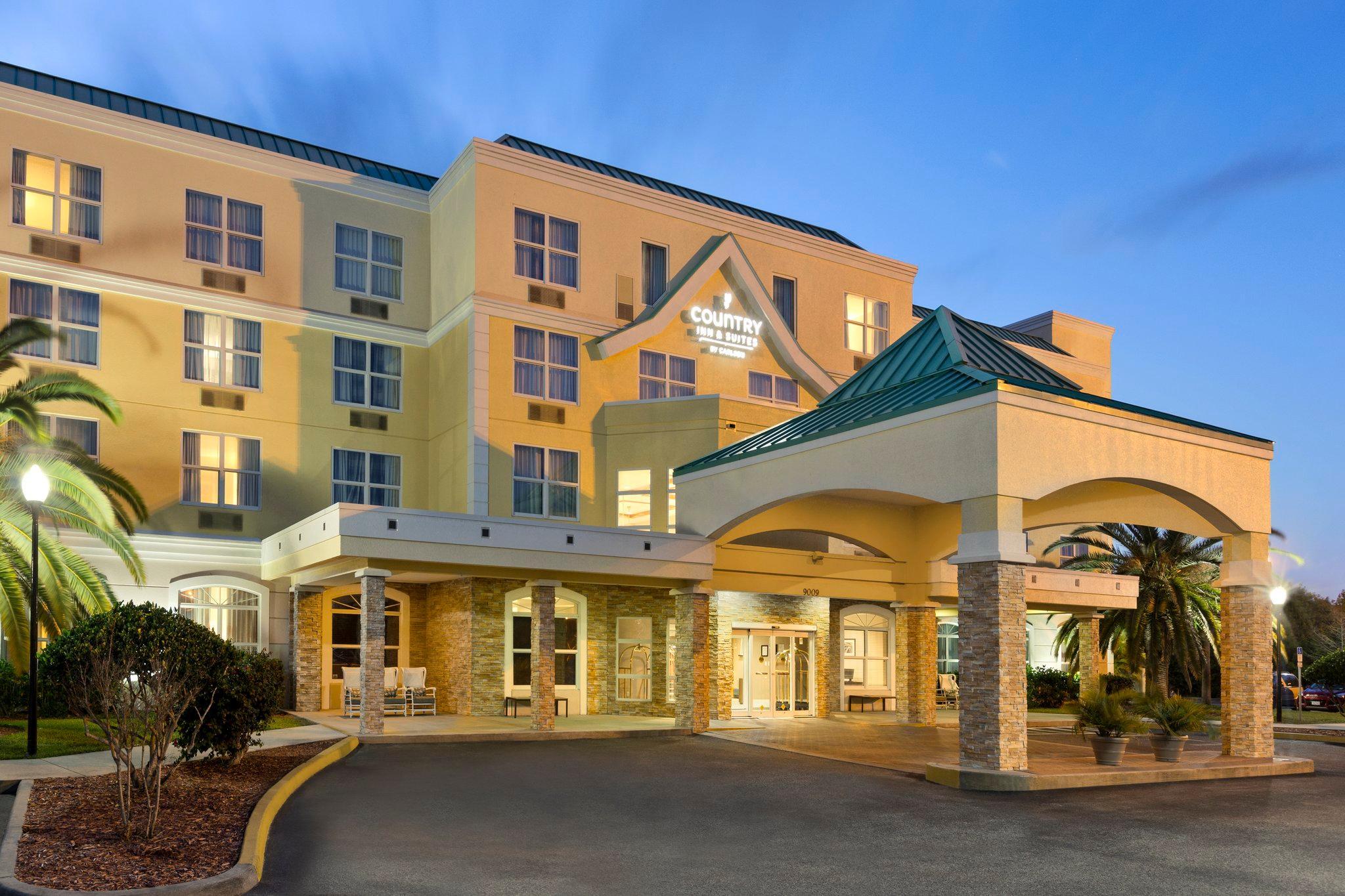 Vista Exterior Country Inn & Suites by Radisson, Port Canaveral, FL