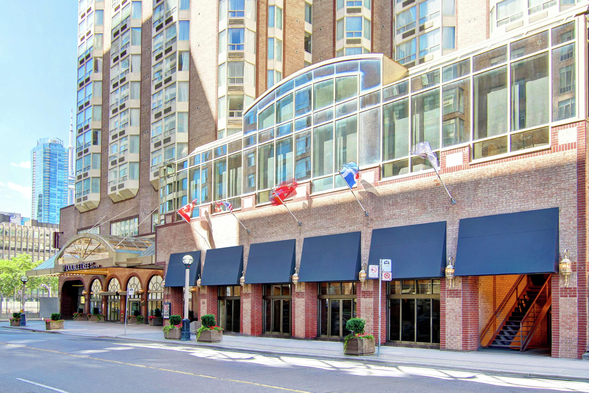 Vista Exterior DoubleTree by Hilton Hotel Toronto Downtown