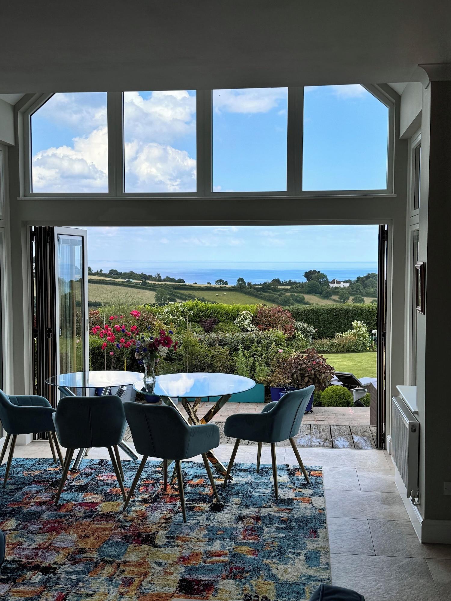 Vista Lobby Halekulani Devon