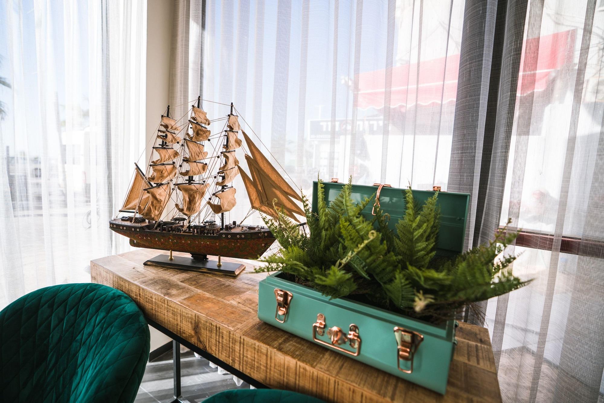 Vista Lobby Roxon Sea Sand Bat Yam