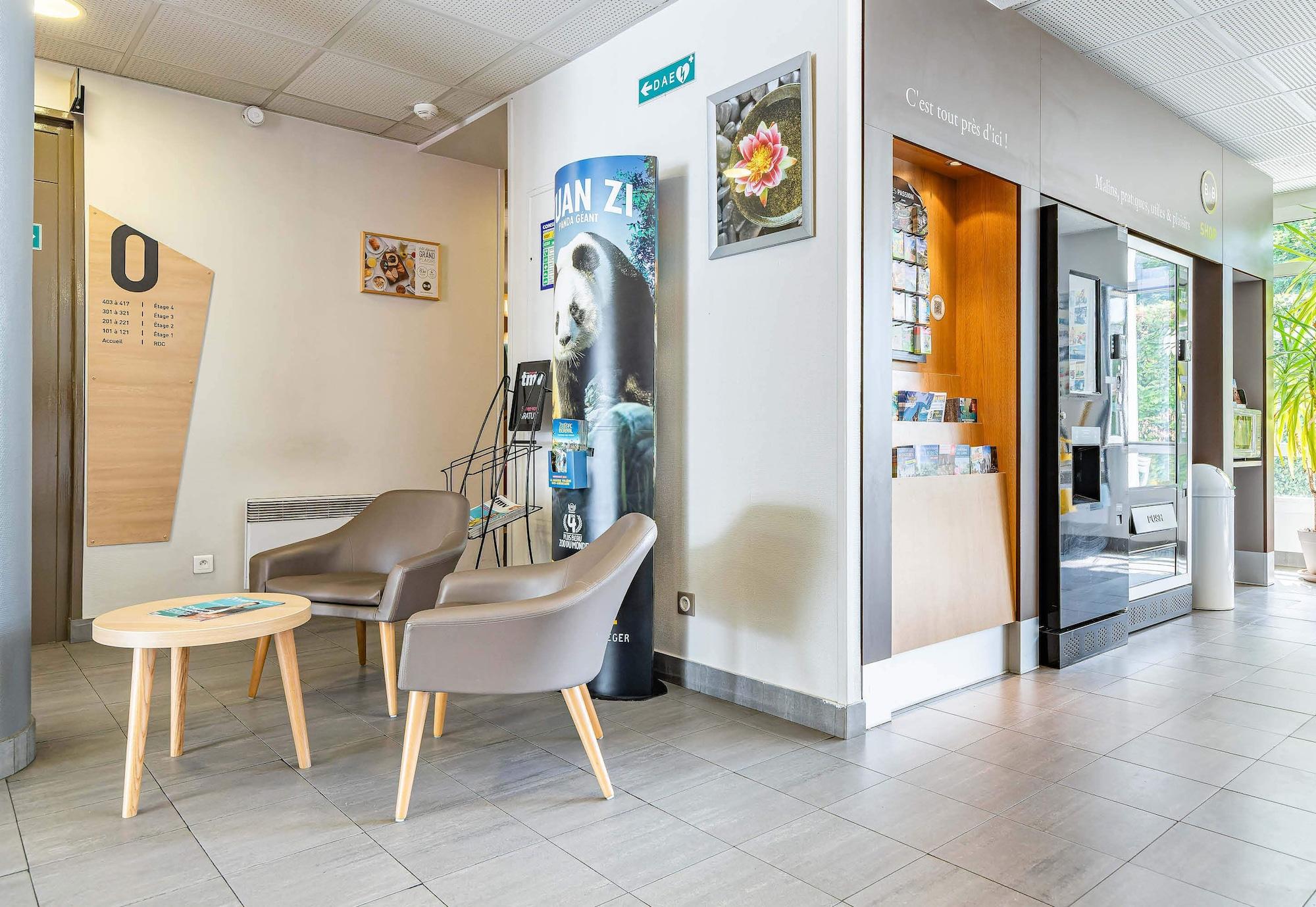 Vista Lobby B&B HOTEL Tours Parc Expo St Avertin