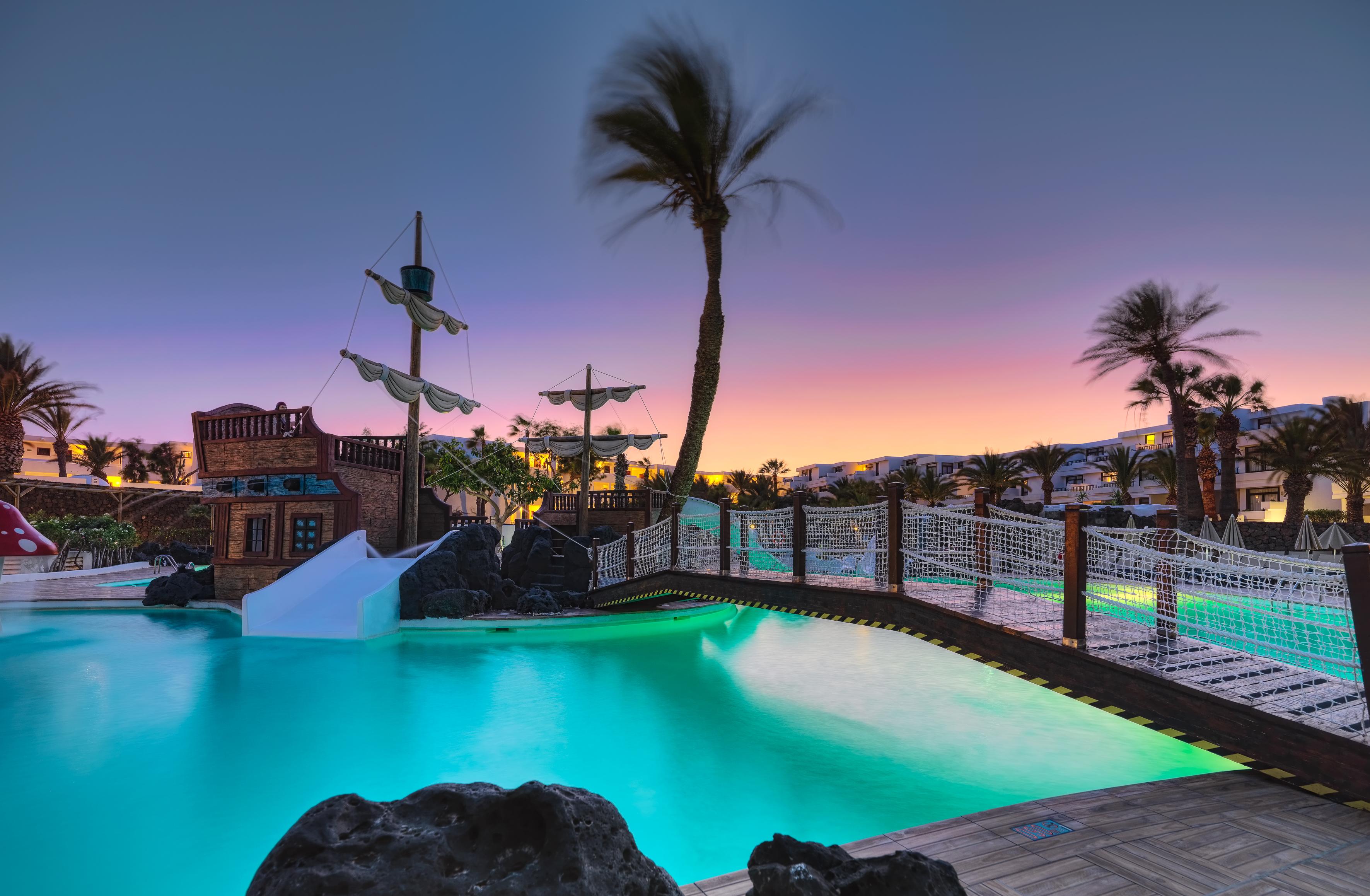 Vista Exterior H10 Suites Lanzarote Gardens